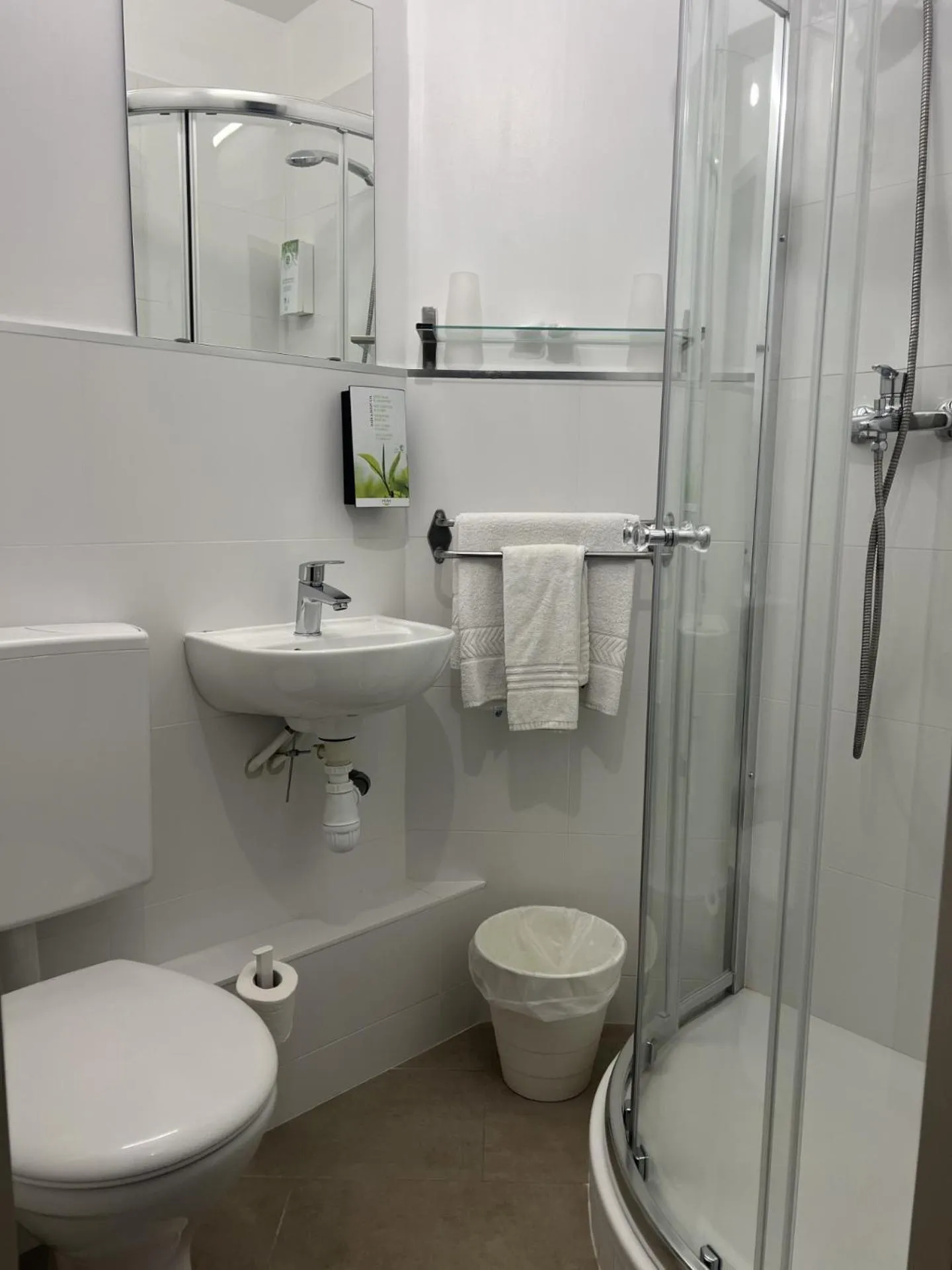 Bathroom in Contact Hôtel Marseille Aubagne