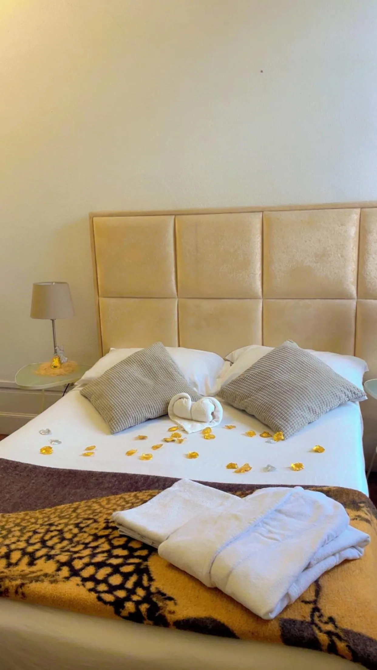 Bed in WW Hostel & Suites