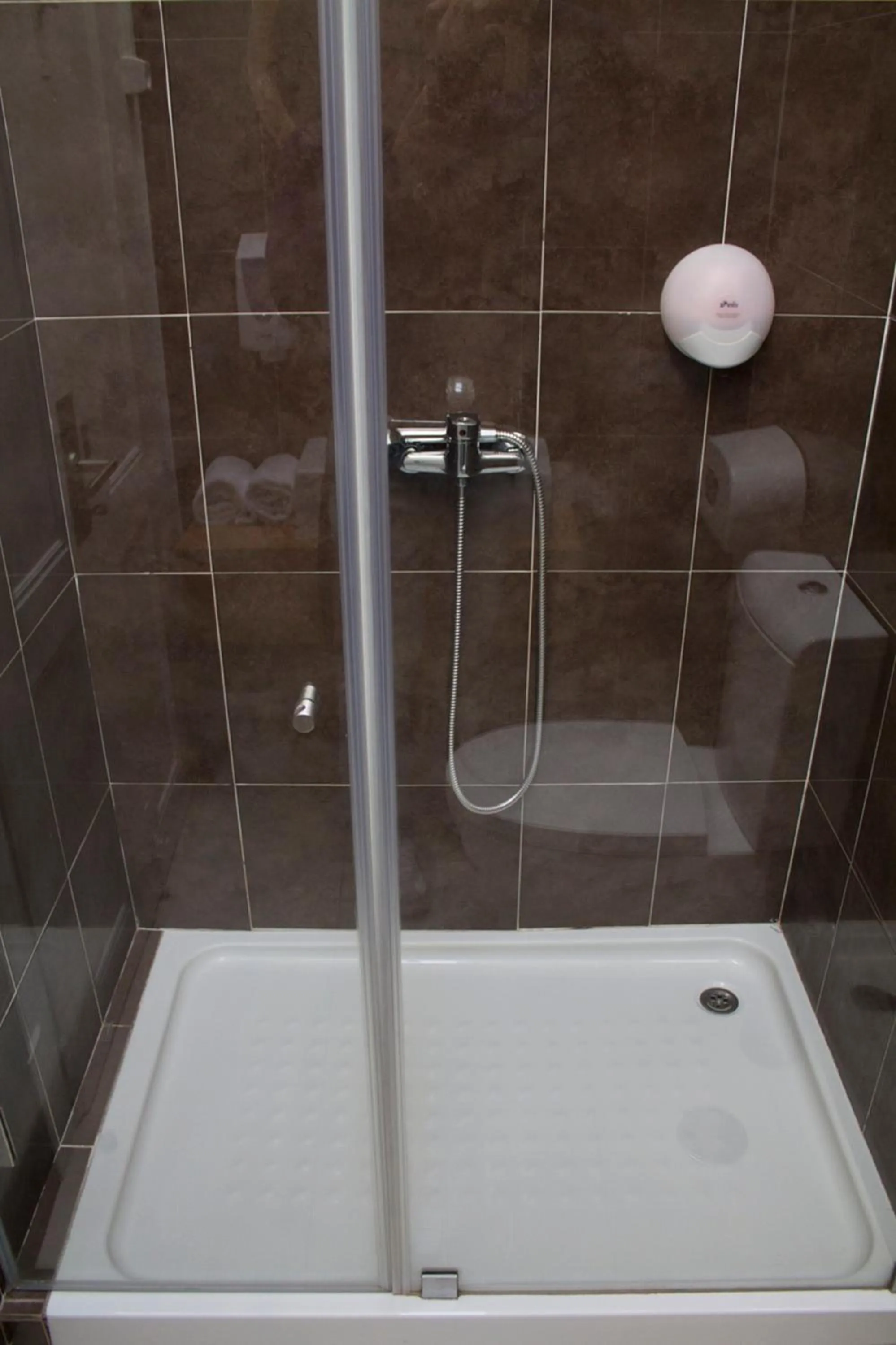 Bathroom in WW Hostel & Suites