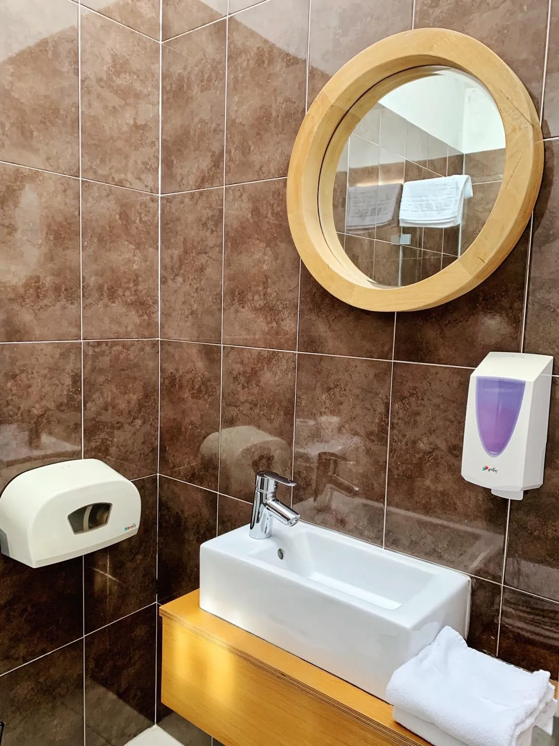 Bathroom in WW Hostel & Suites