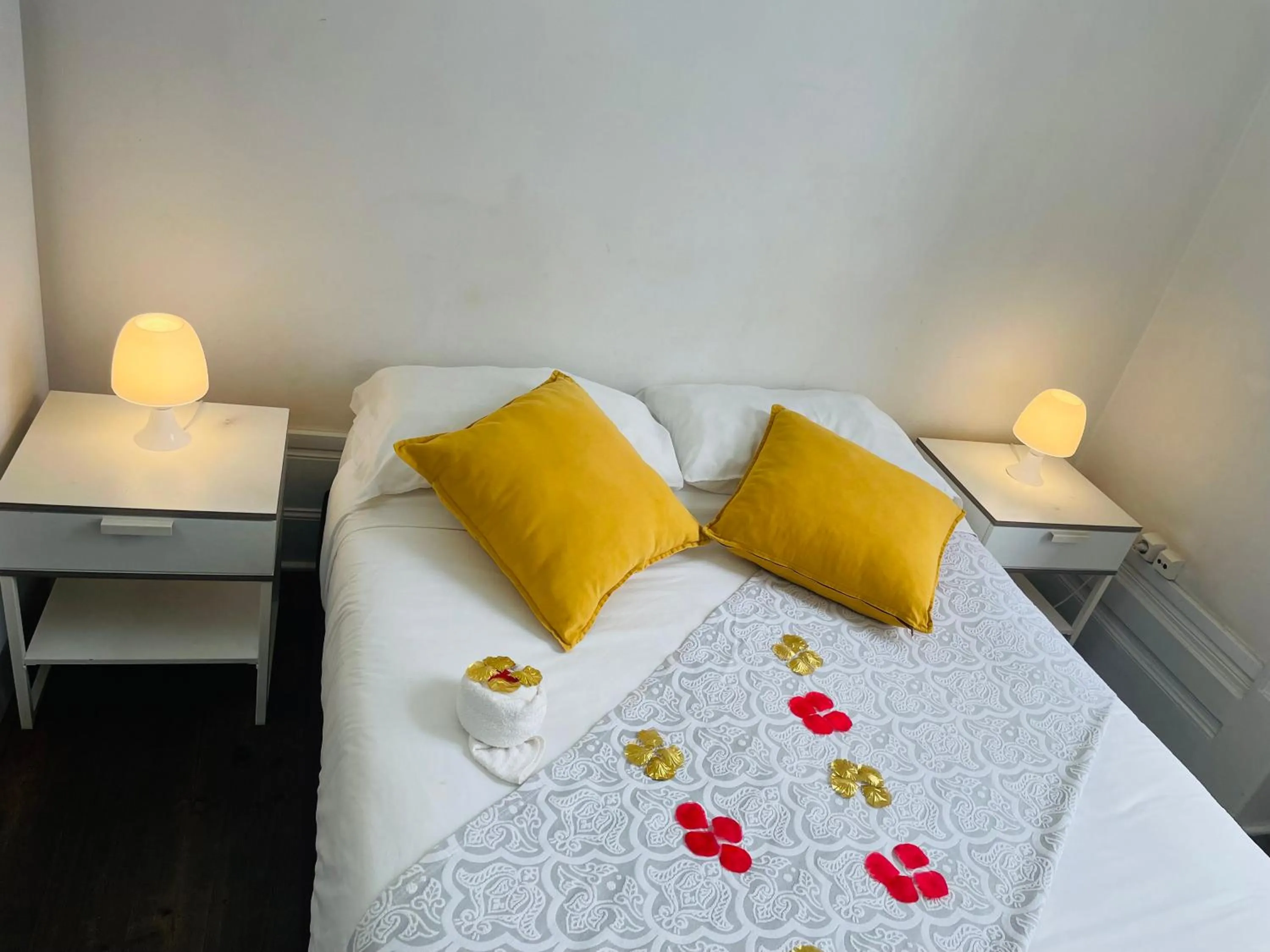 Bed in WW Hostel & Suites