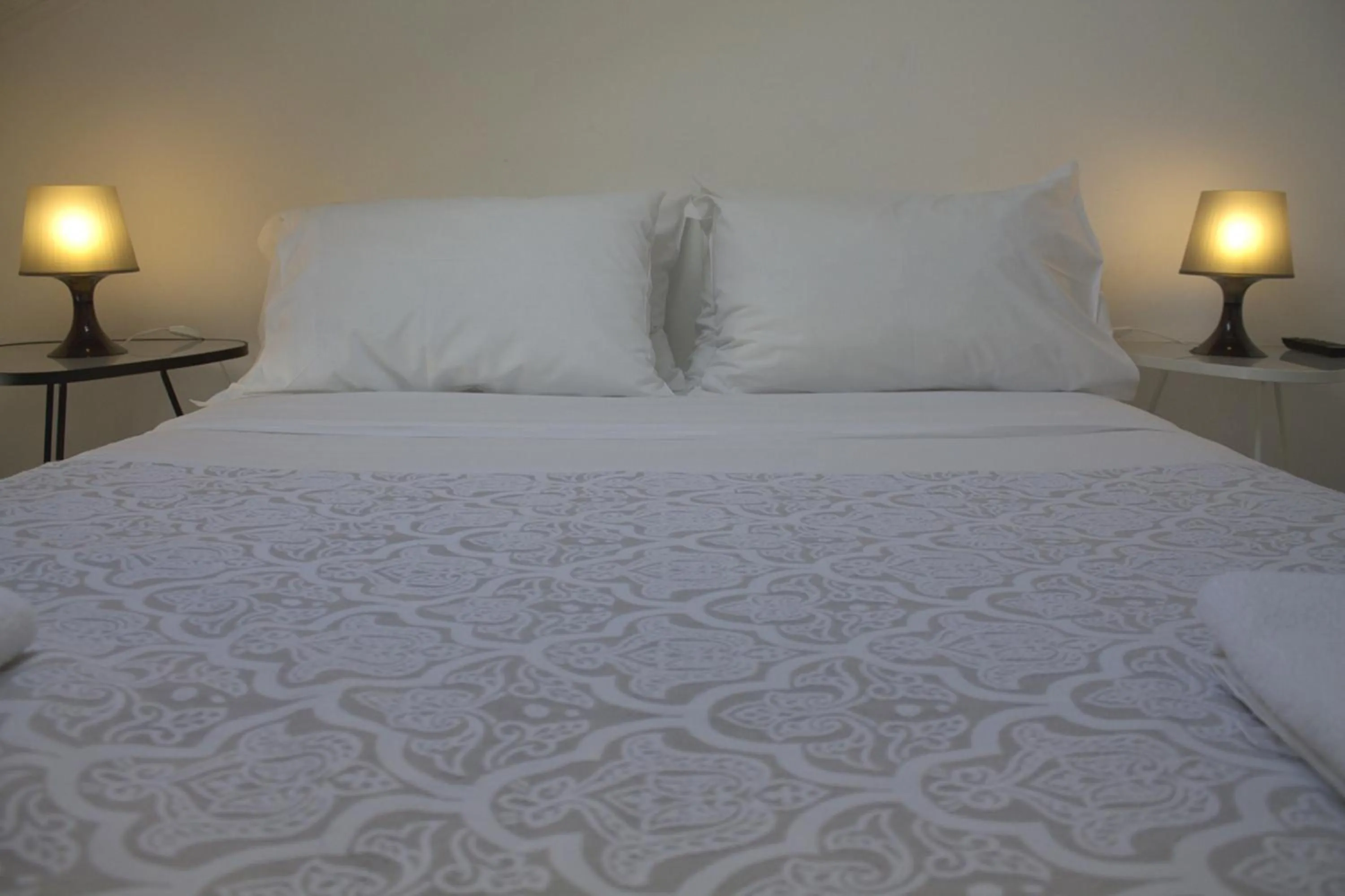 Double Room with Shared Bathroom in WW Hostel & Suites