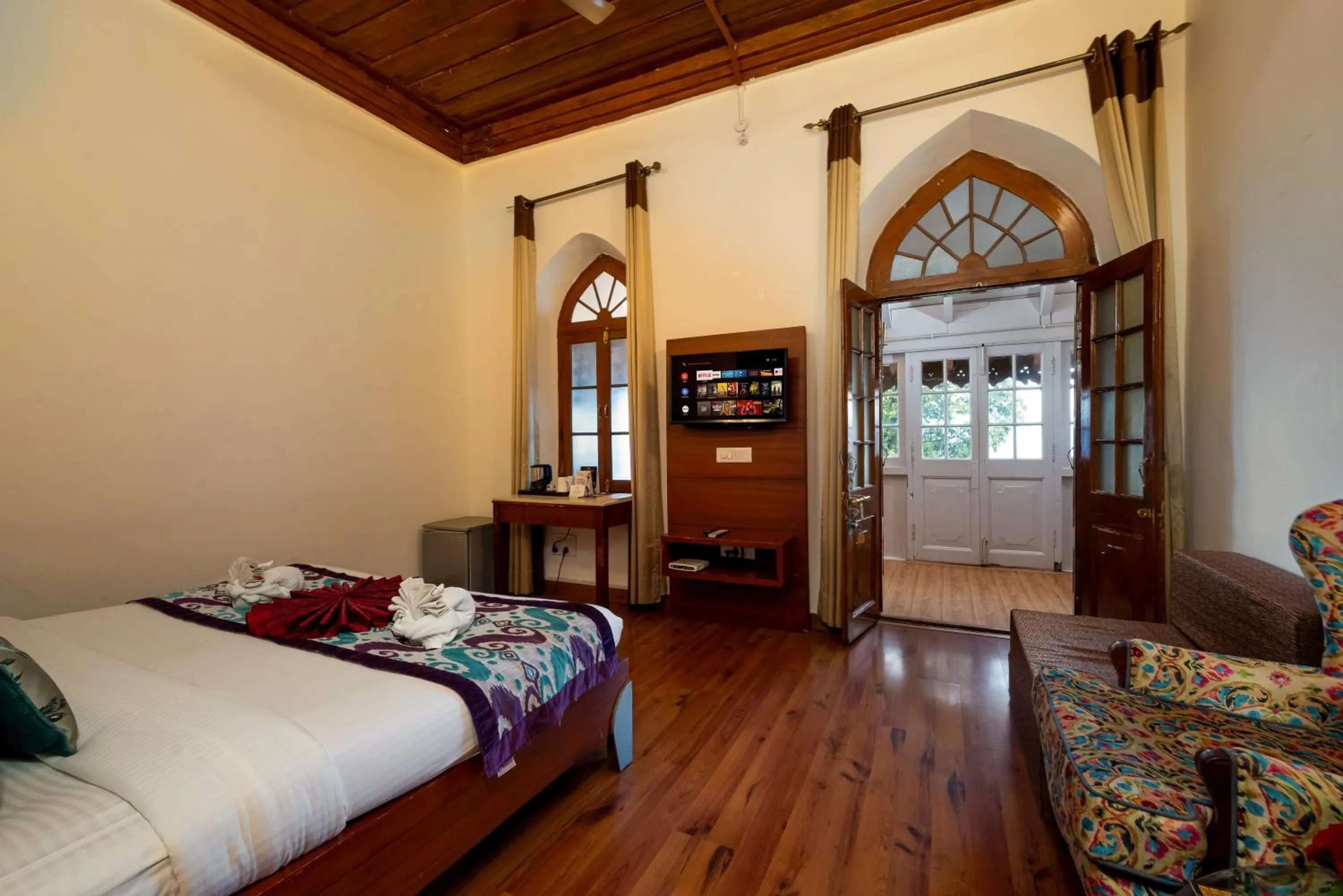 Bedroom, Bed in Grand View Hotel