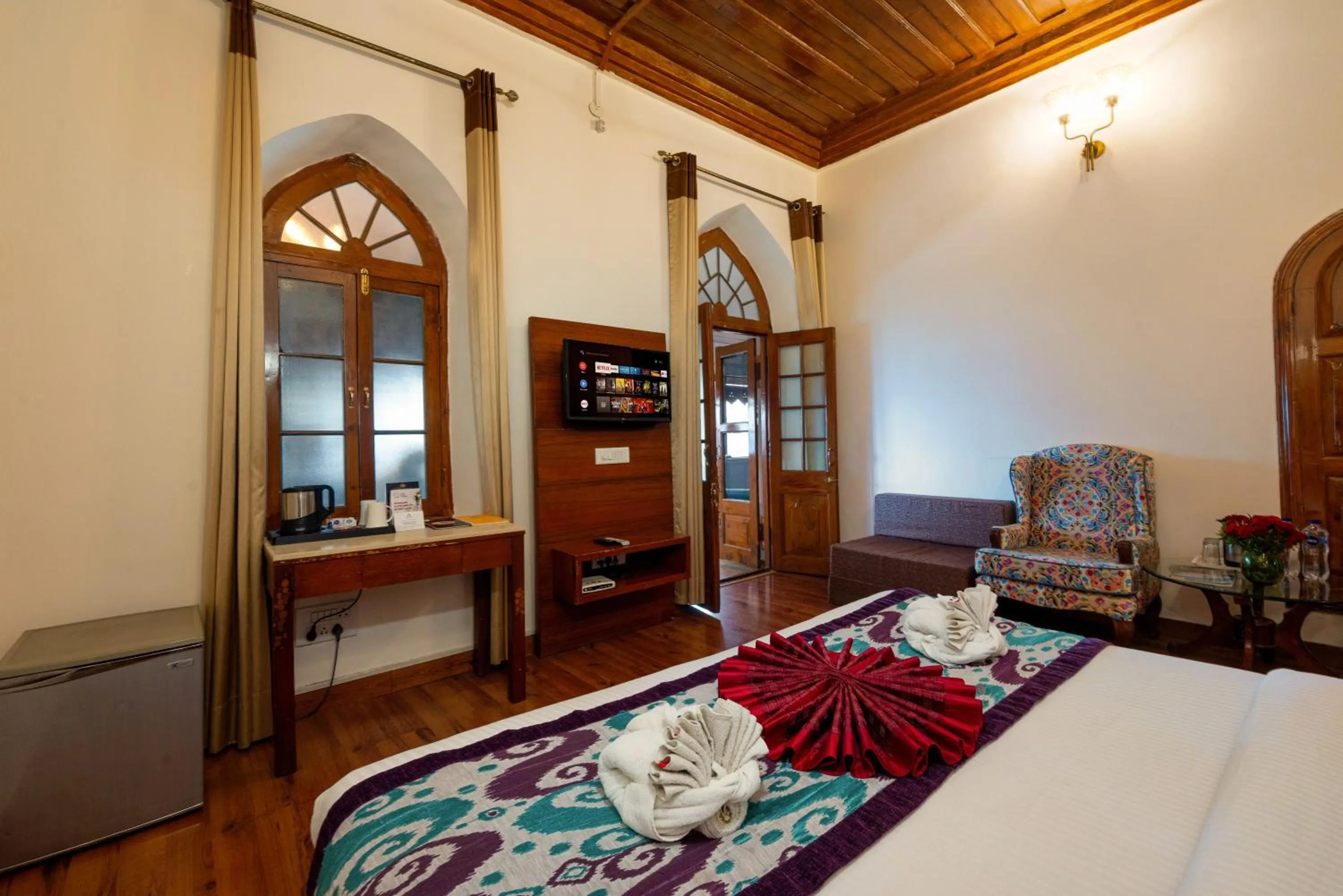 Bedroom, Bed in Grand View Hotel