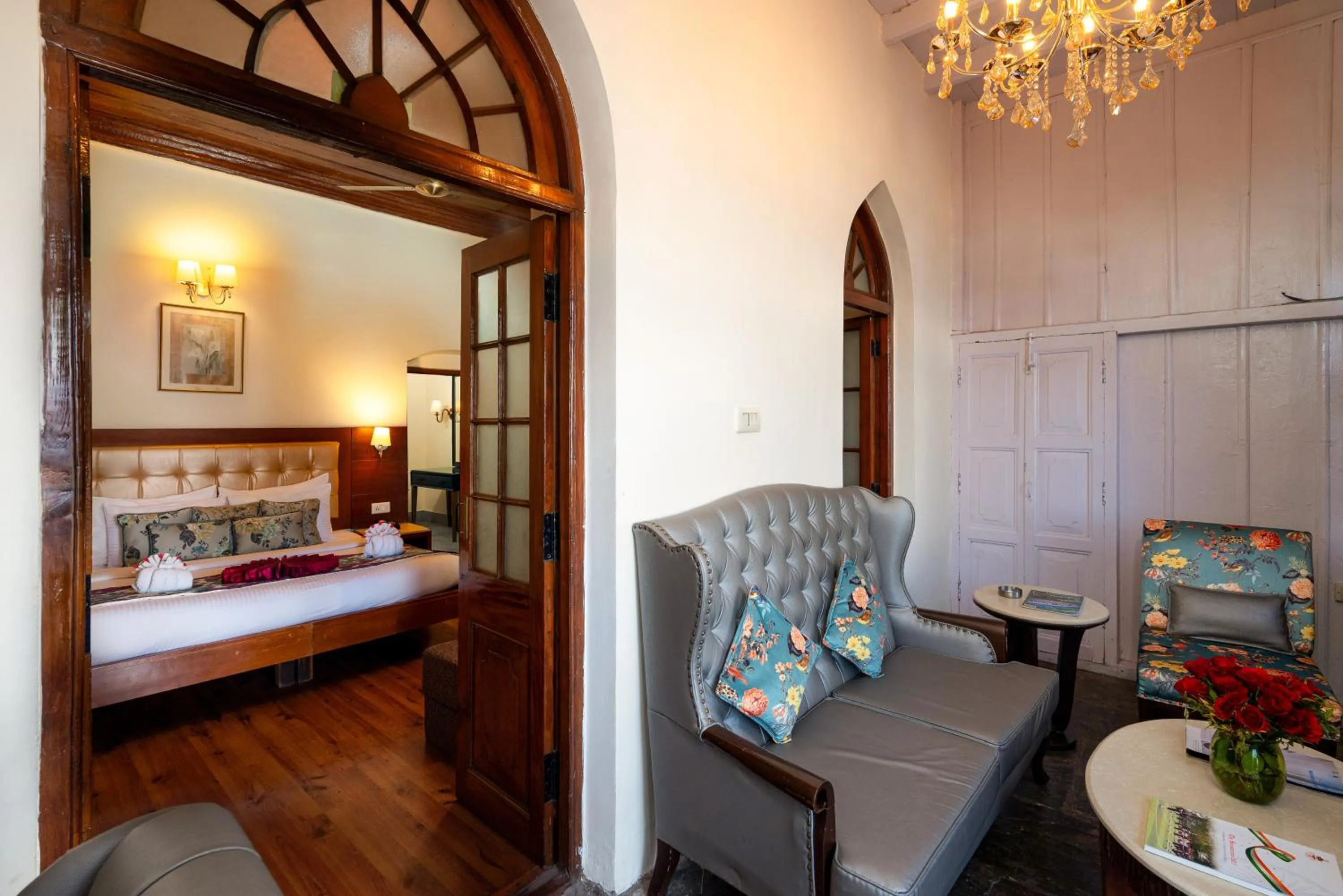 Seating area, Bed in Grand View Hotel