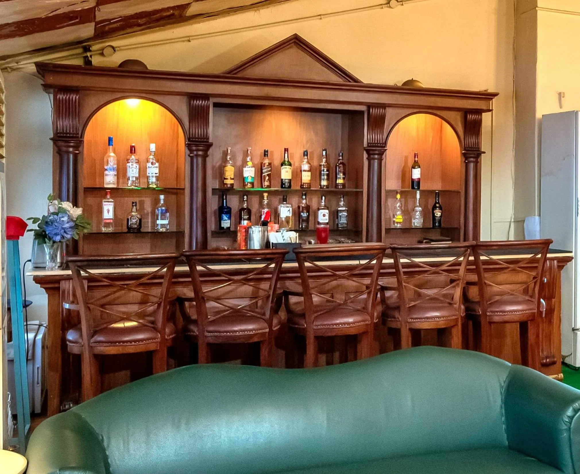 Restaurant/places to eat in Grand View Hotel