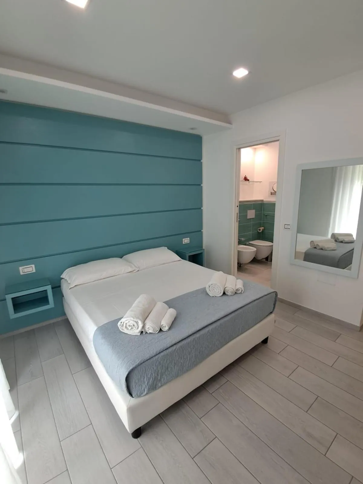 Photo of the whole room in Dreams Tropea Mare "Parking Private"