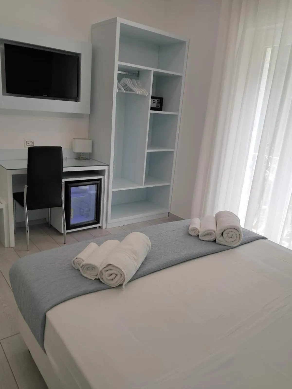 Photo of the whole room in Dreams Tropea Mare "Parking Private"