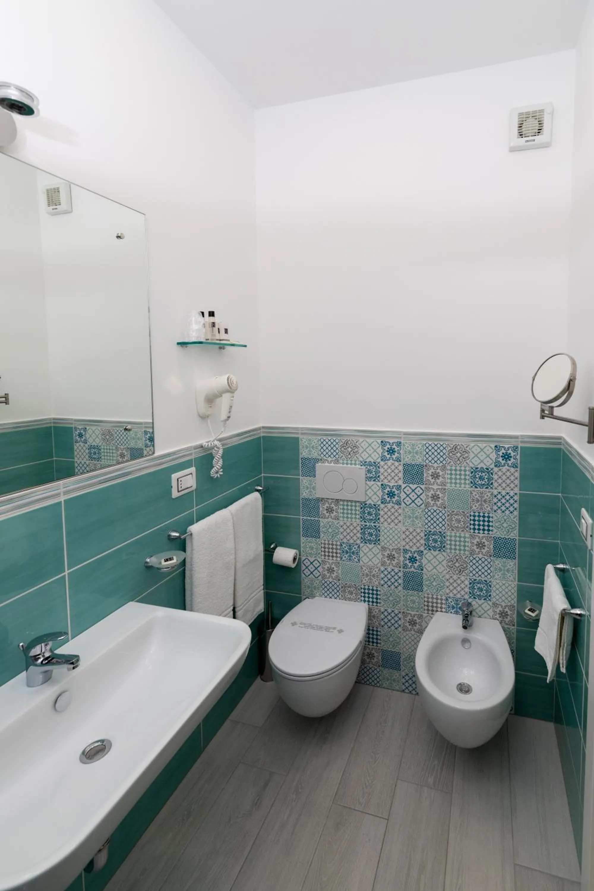 Toilet in Dreams Tropea Mare "Parking Private"