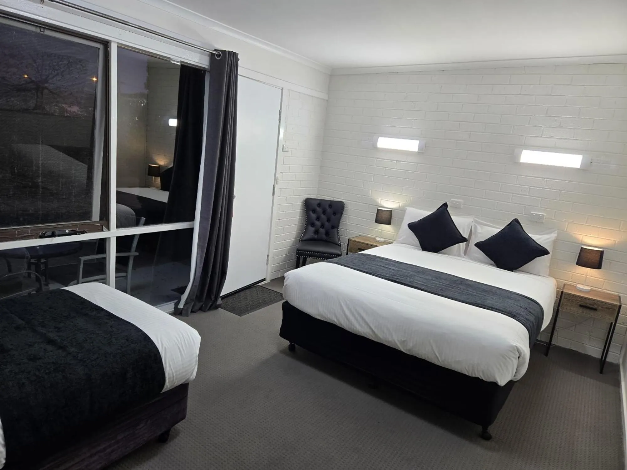 Bed in KooWeeRup Motel