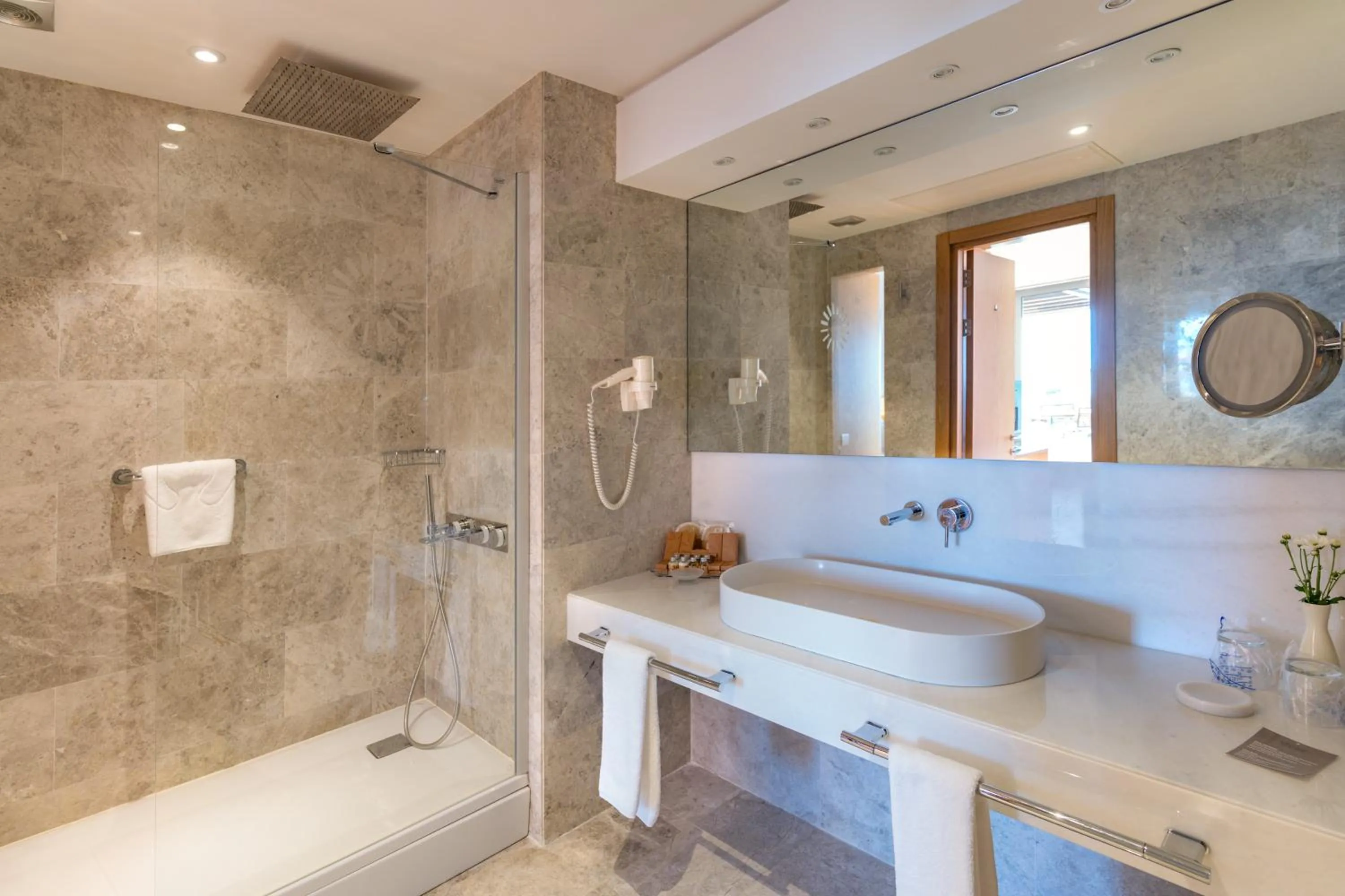 Toilet in ON'LIVE HOTEL