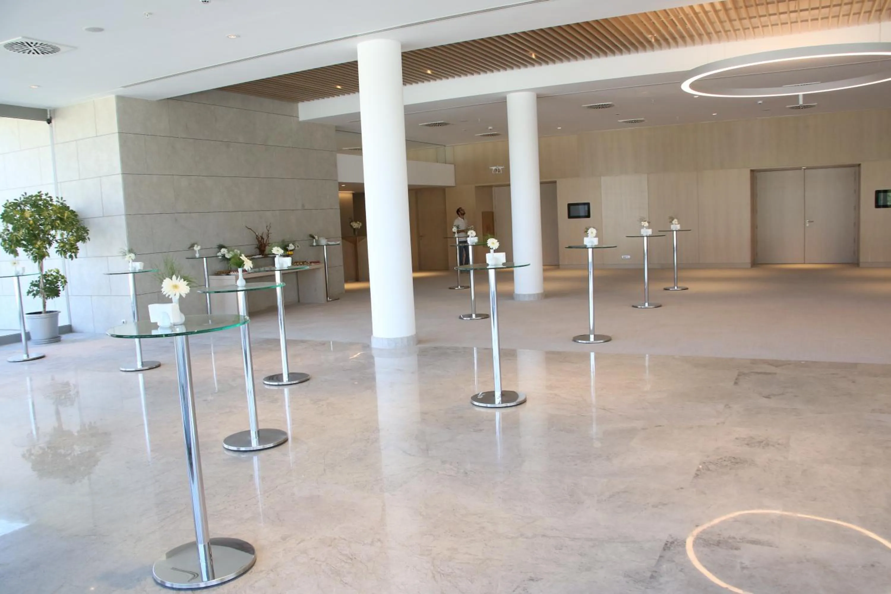 Business facilities in ON'LIVE HOTEL