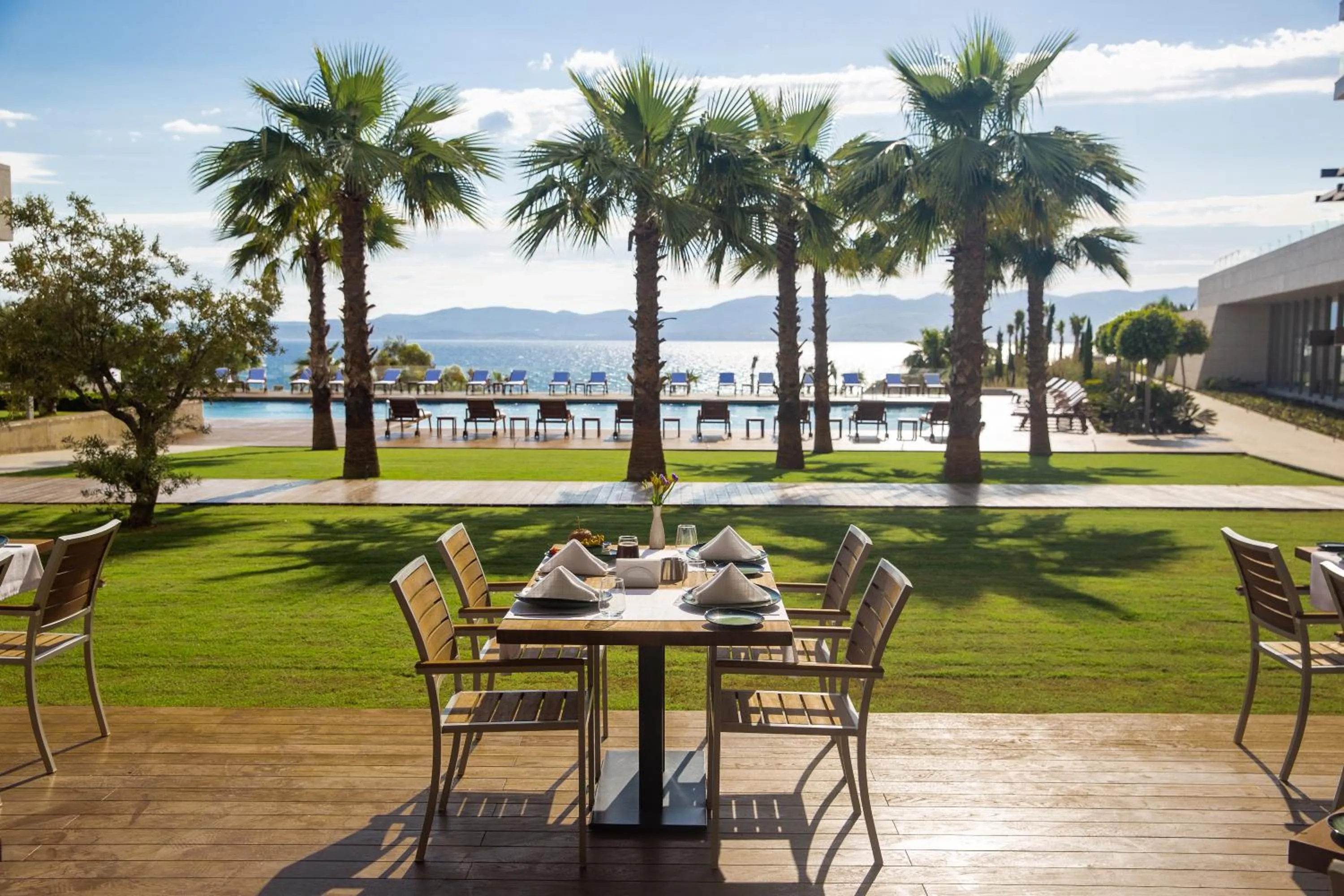 Restaurant/places to eat in ON'LIVE HOTEL