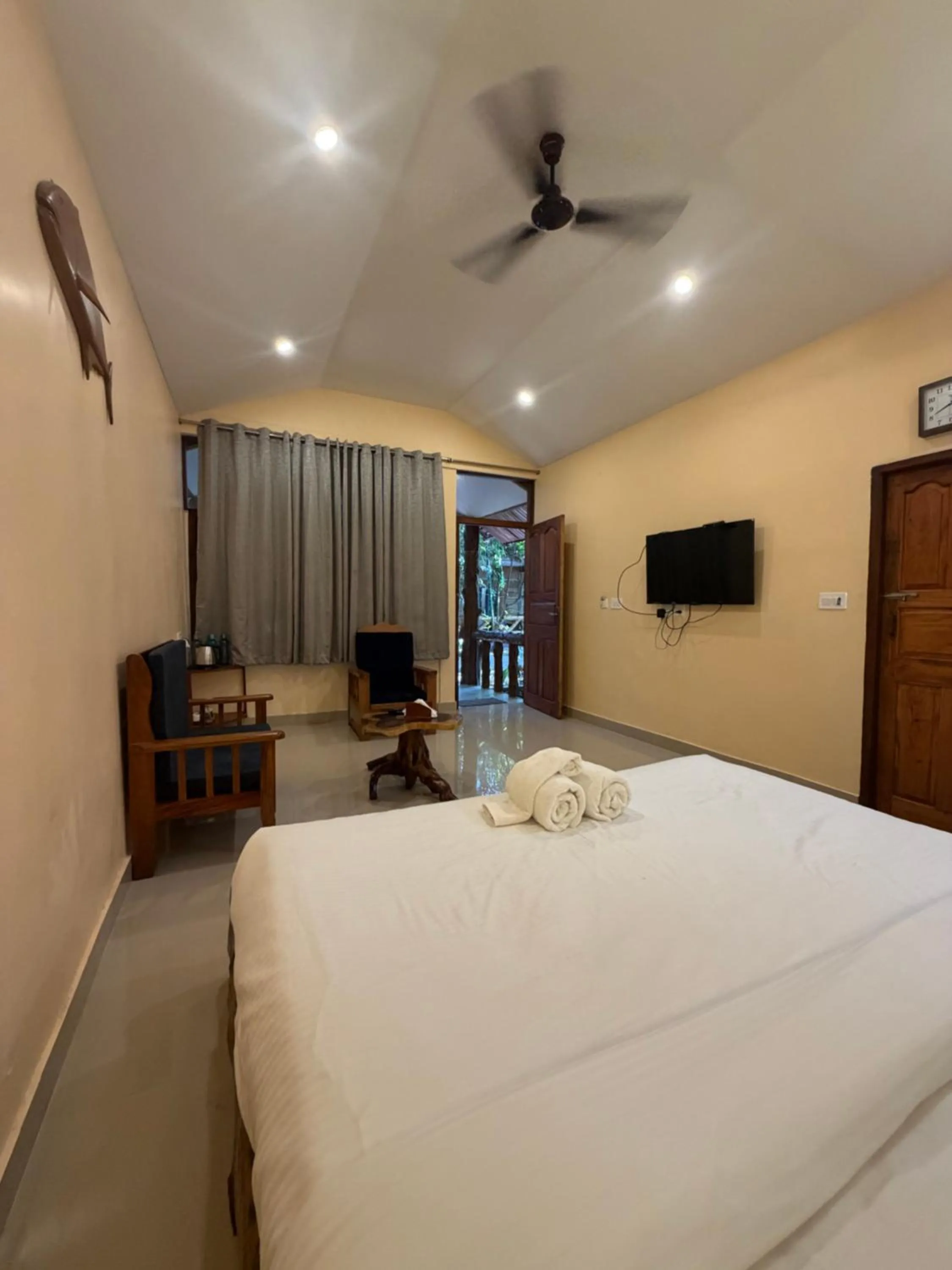 Balcony/Terrace, Bed in Havelock Farms Resort