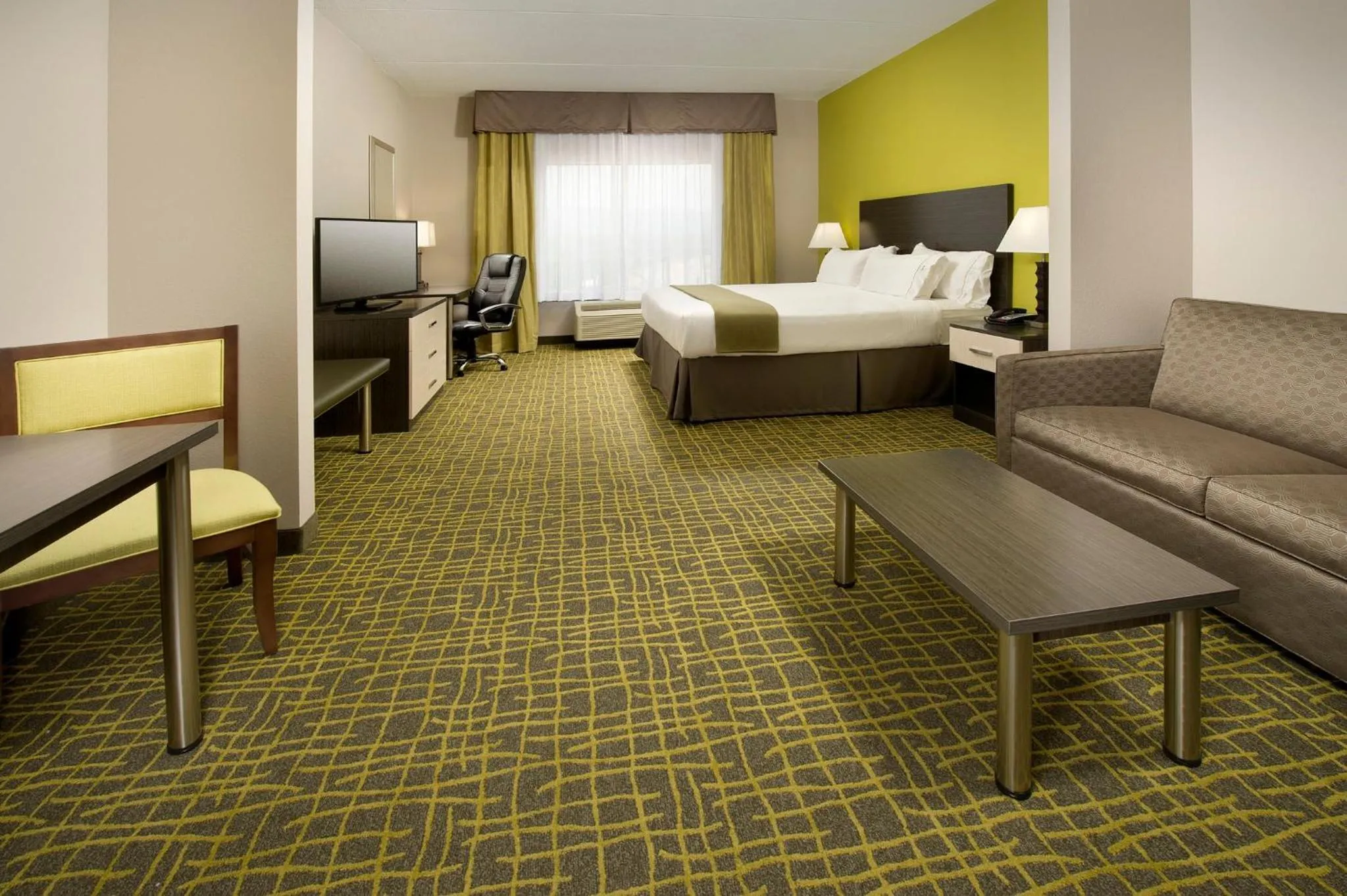 Photo of the whole room, Bed in Holiday Inn Express & Suites Caryville by IHG