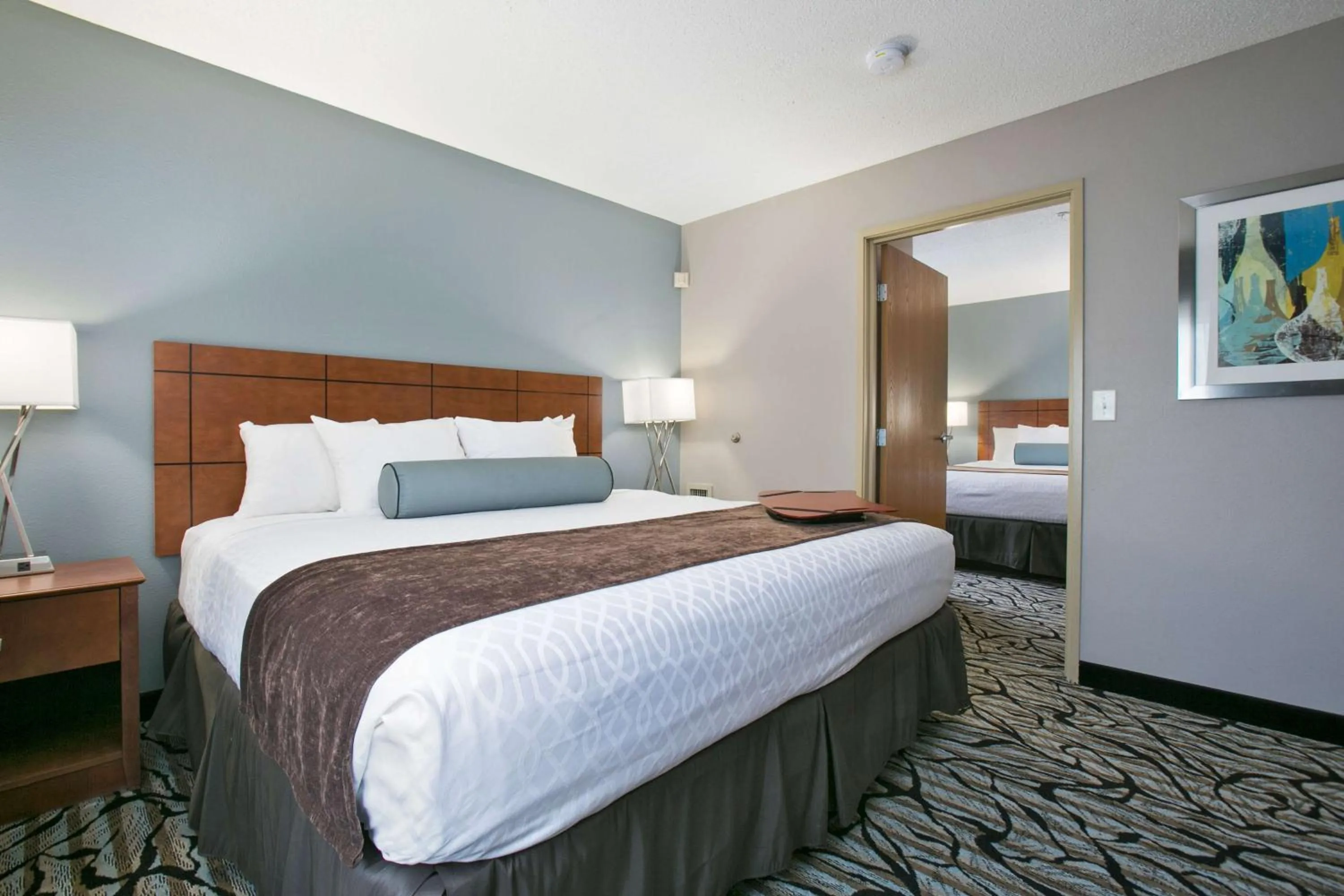 Photo of the whole room, Bed in Best Western Plus Blaine at the National Sports Center