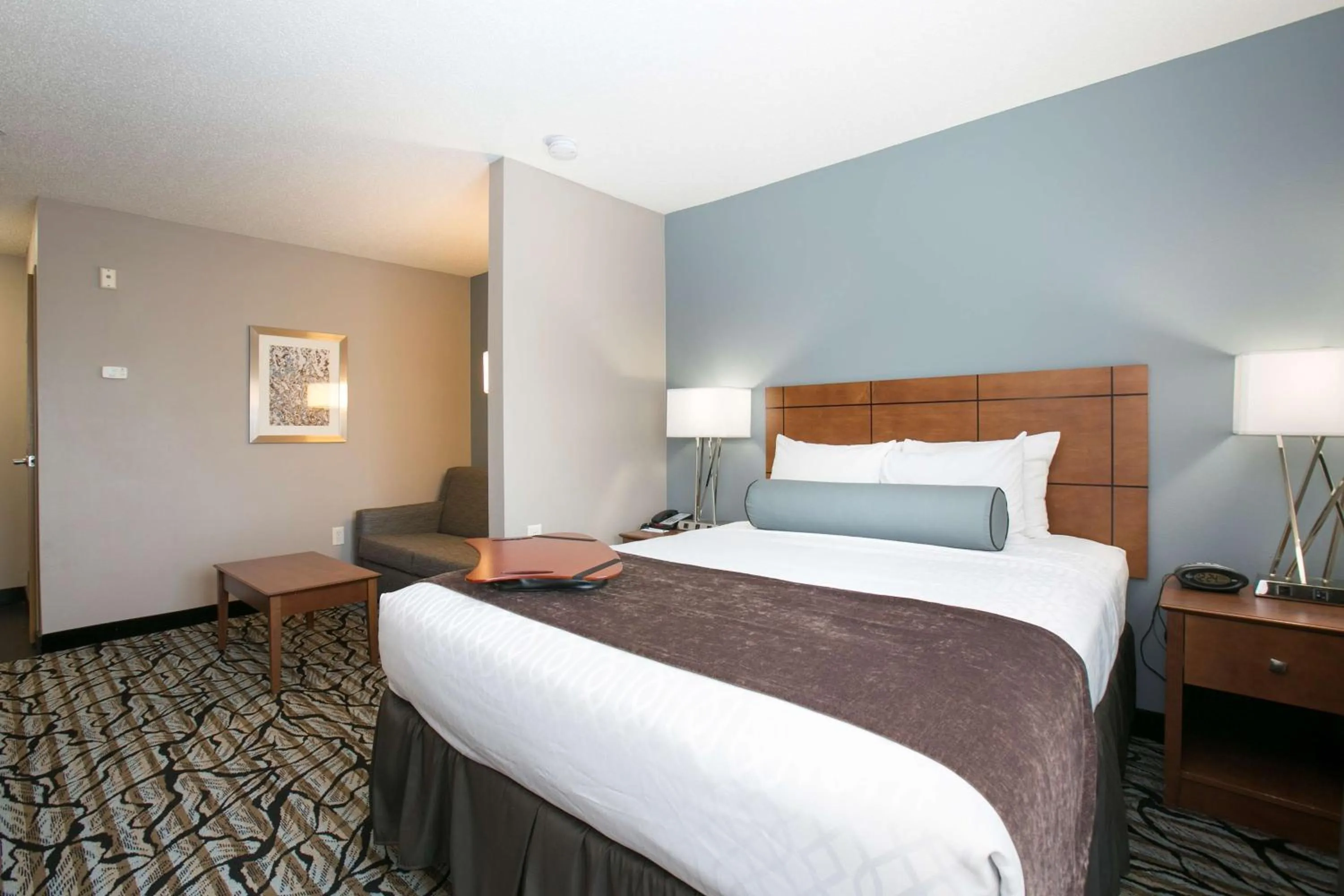 Photo of the whole room, Bed in Best Western Plus Blaine at the National Sports Center