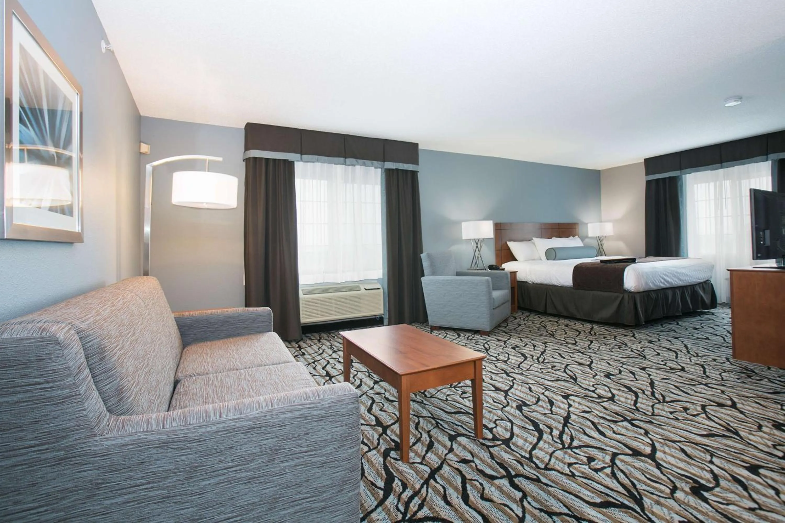 Photo of the whole room, Bed in Best Western Plus Blaine at the National Sports Center