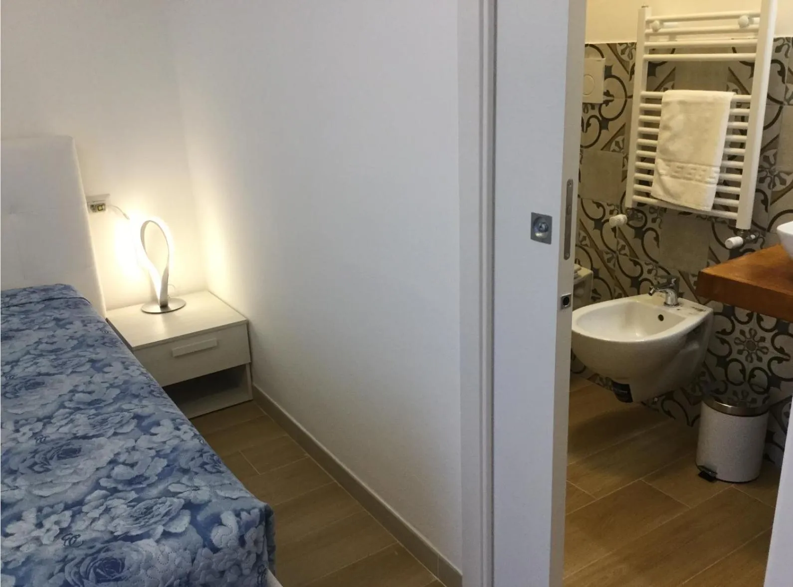 Toilet, Bed in B&B Home Sweet Home - Affitti Brevi Italia