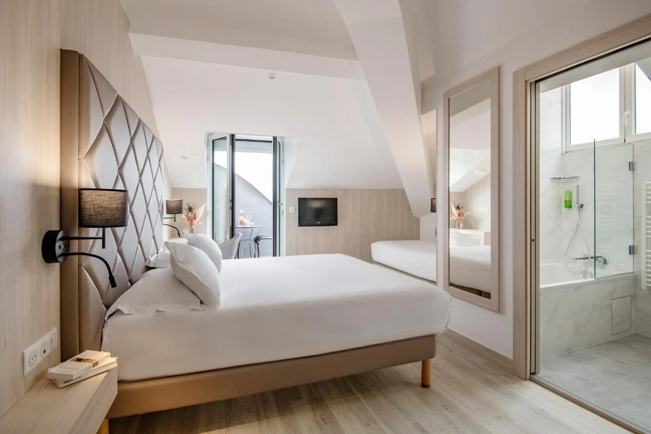 Decorative detail, Bed in GOLDEN TULIP CANNES HOTEL de PARIS