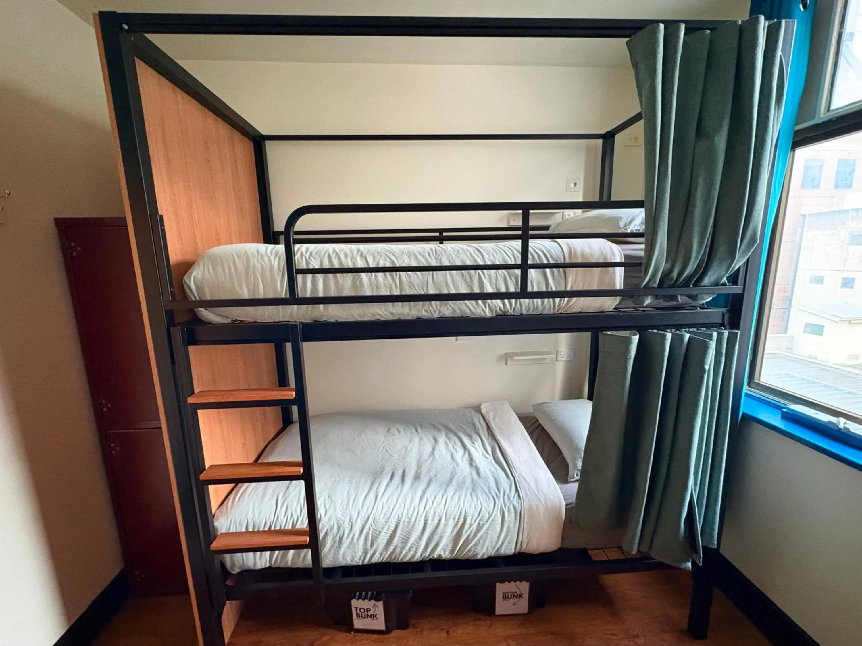 Bedroom, Bed in Flinders Backpackers