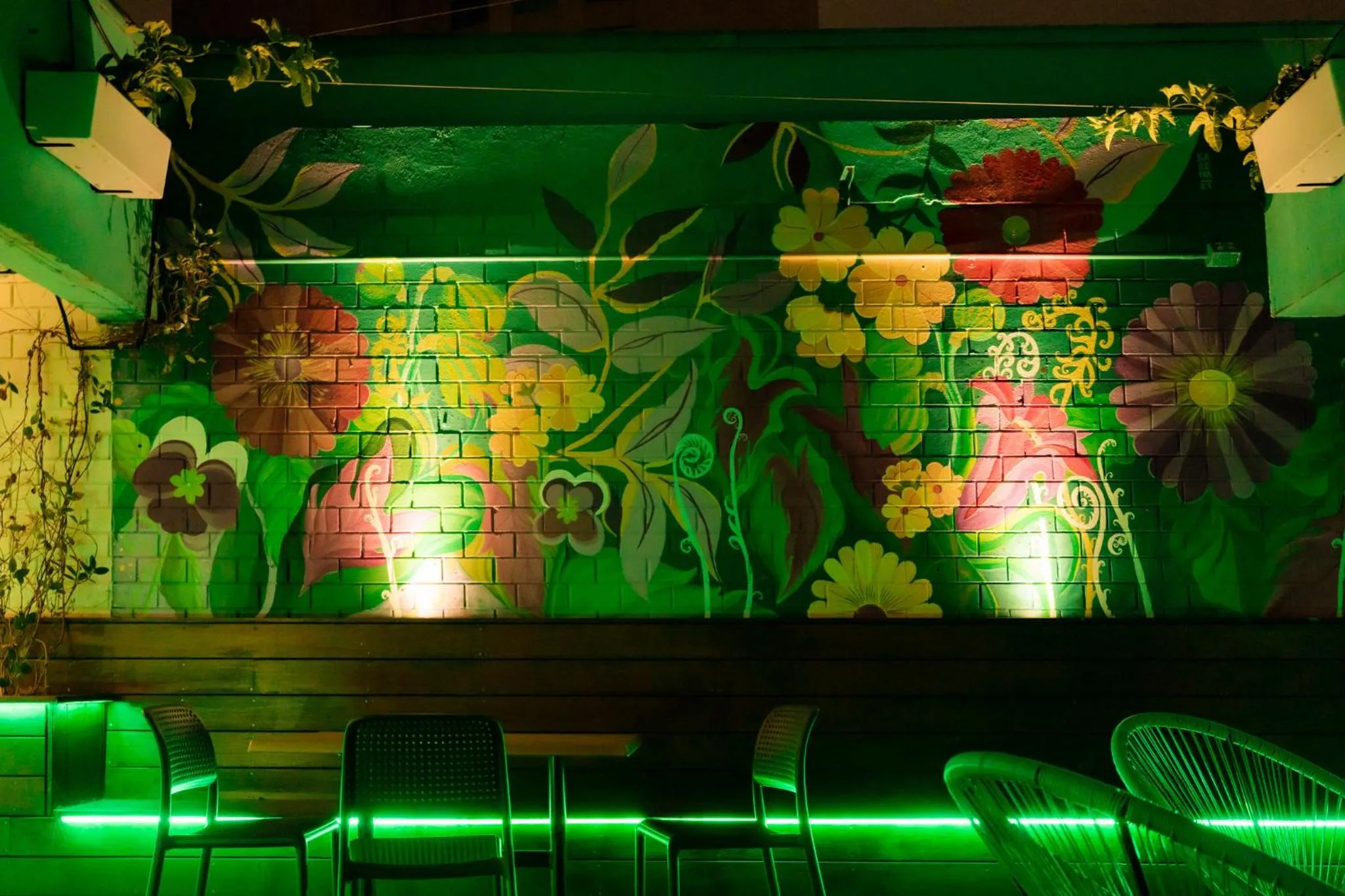 Restaurant/places to eat in Flinders Backpackers