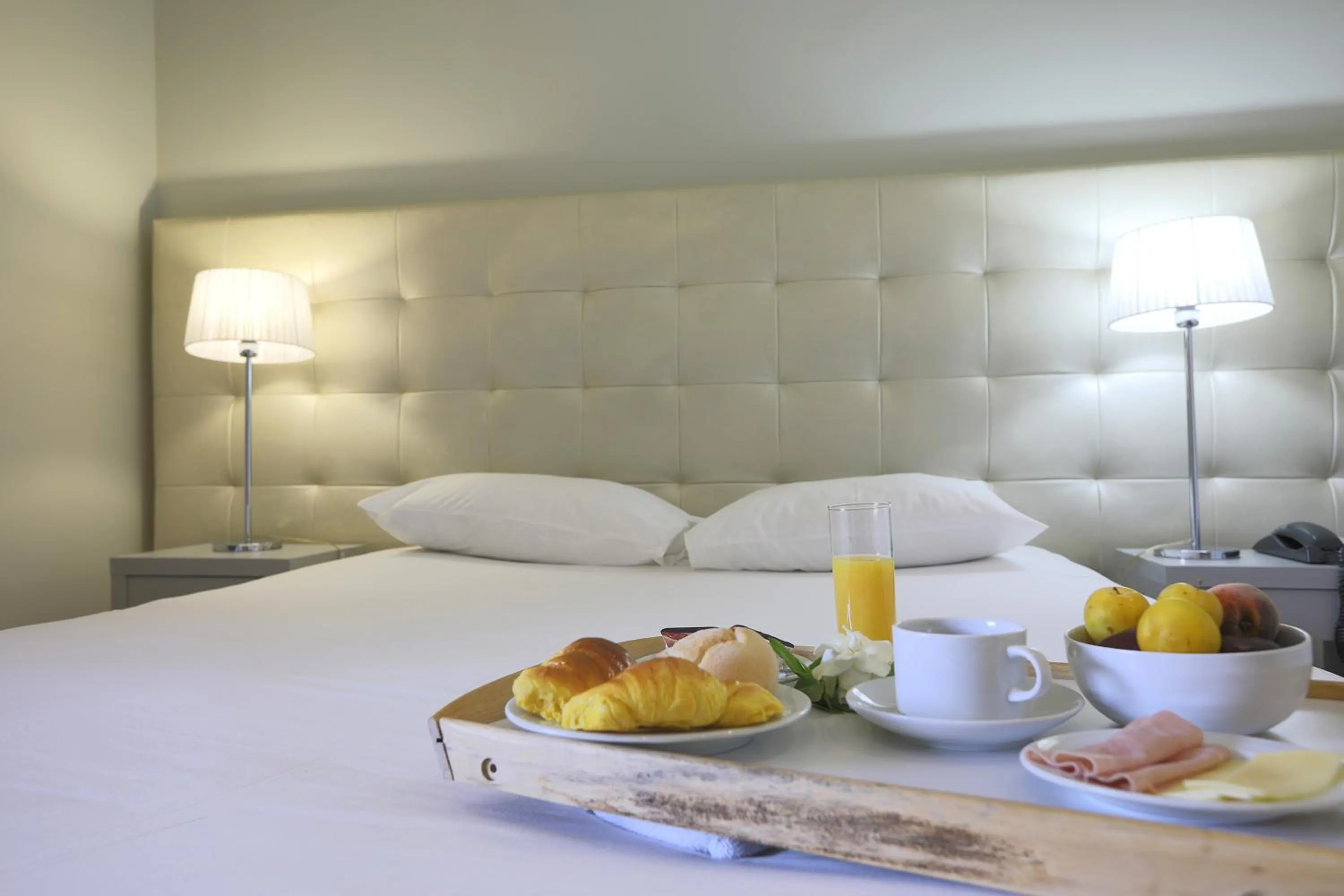 Breakfast, Bed in Vila Hotel By VimaHotels