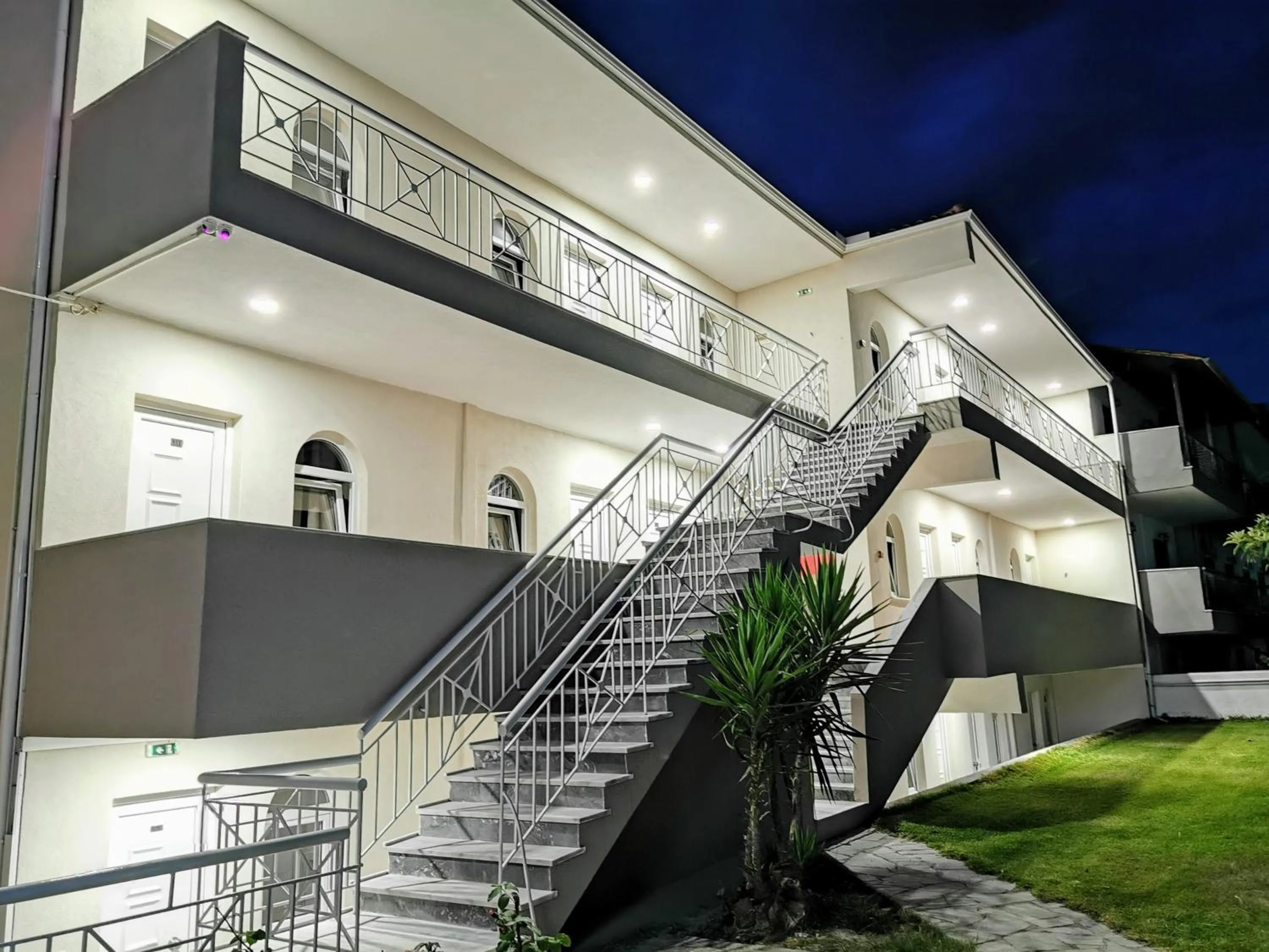Patio in Polychrono GREEN GARDENS
