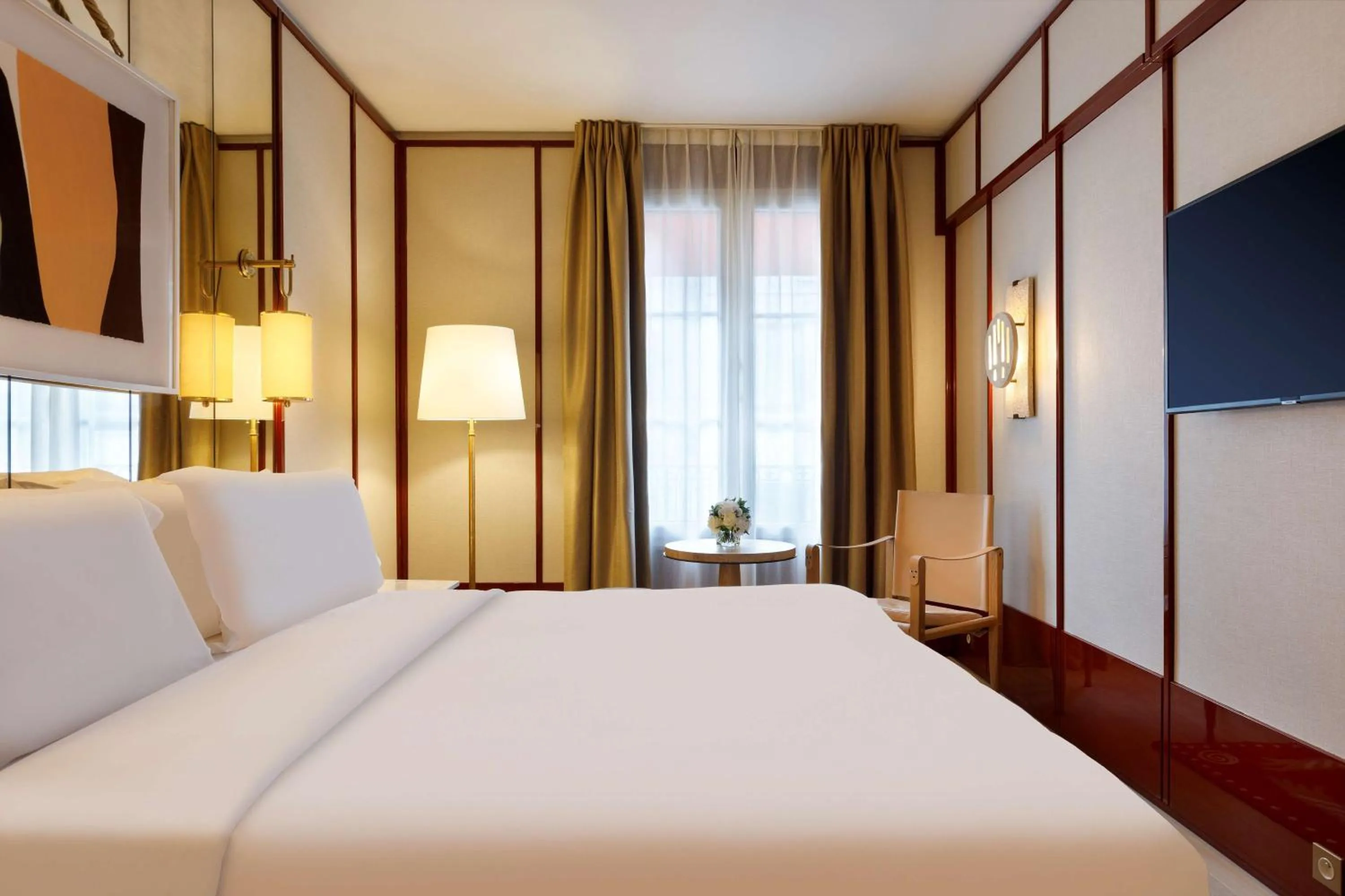 Bed in Le Belgrand Hotel Paris Champs Elysees, Tapestry By Hilton
