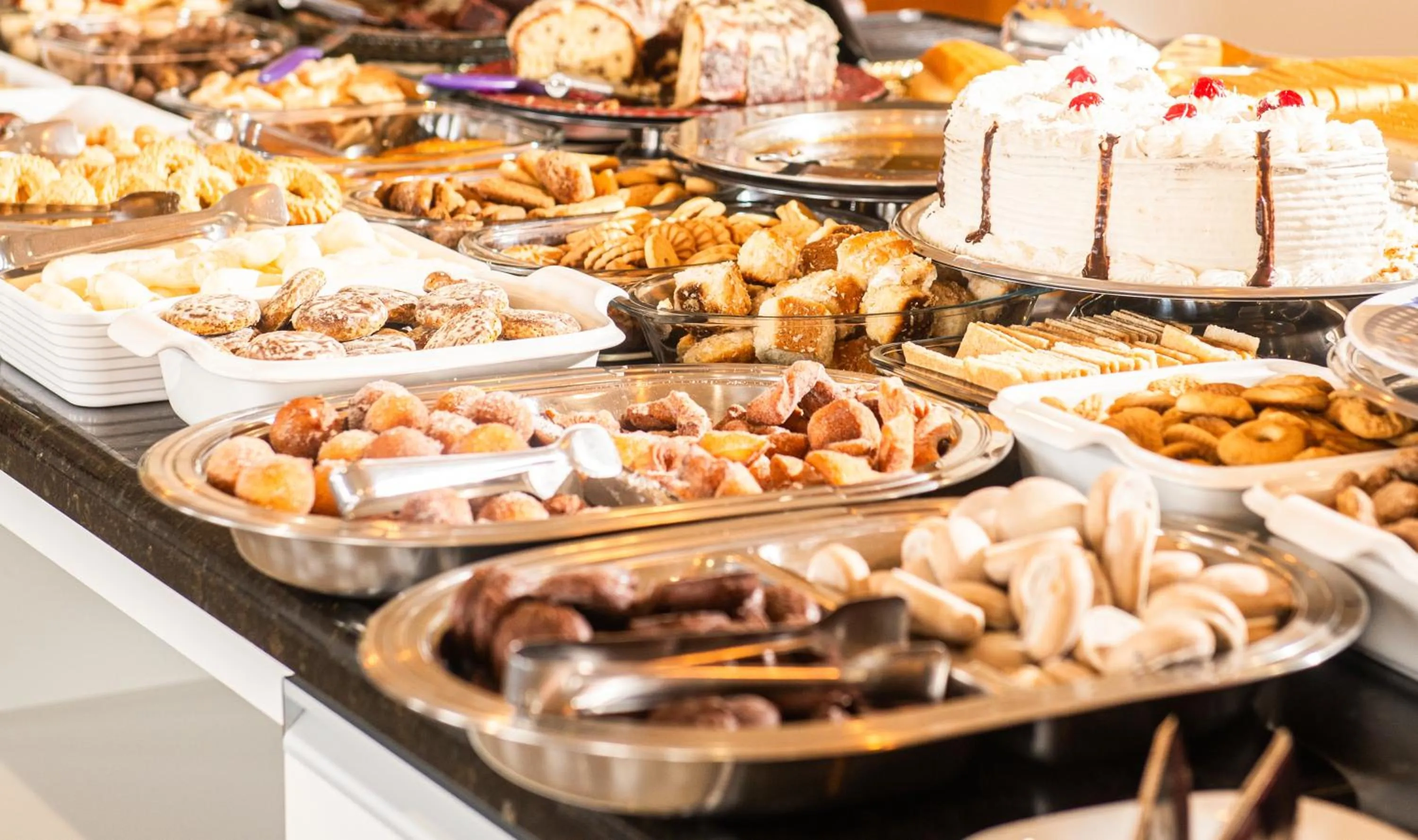 Buffet breakfast in San Lucas Hotel - 06km de Maringa