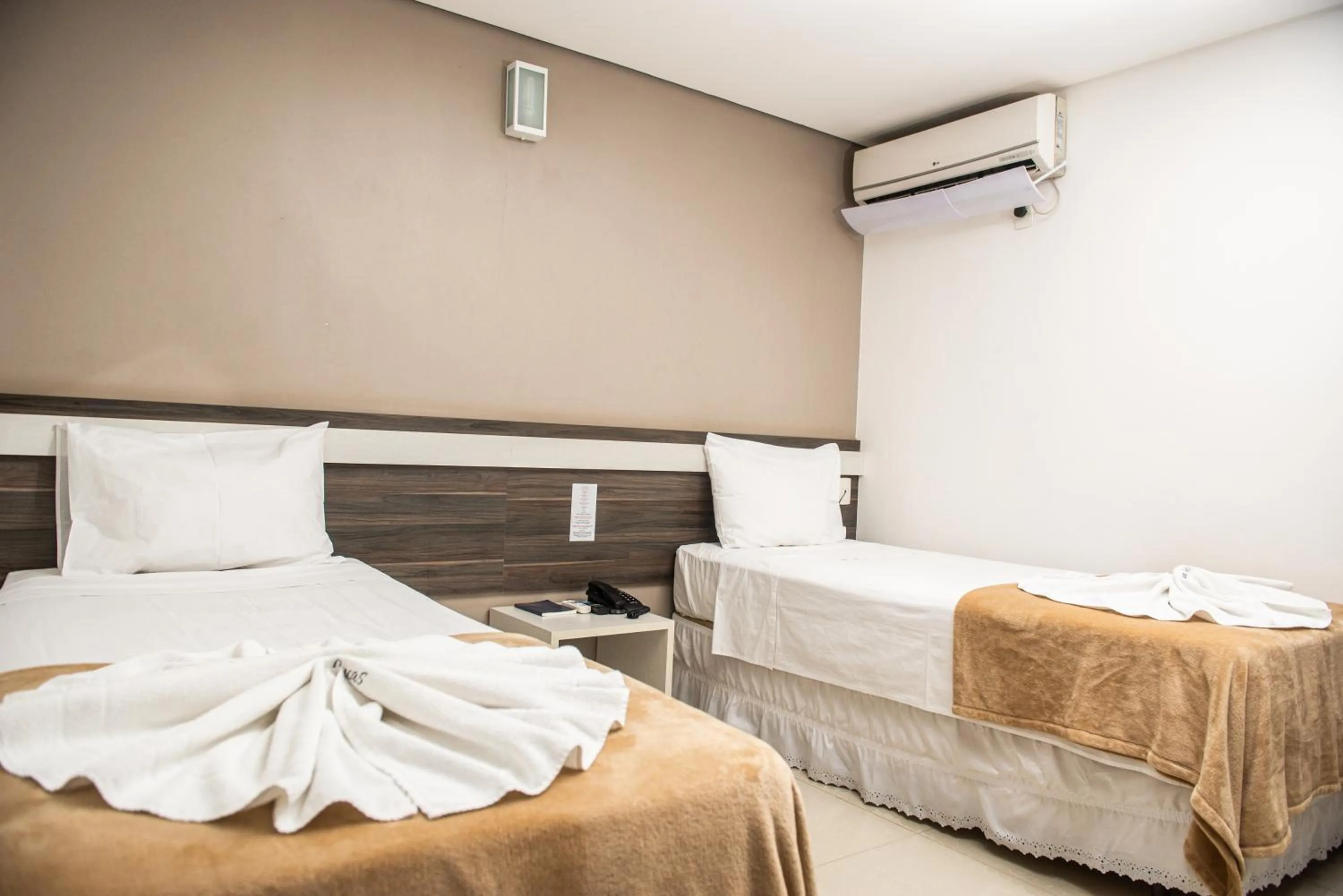 Bed in San Lucas Hotel - 06km de Maringa