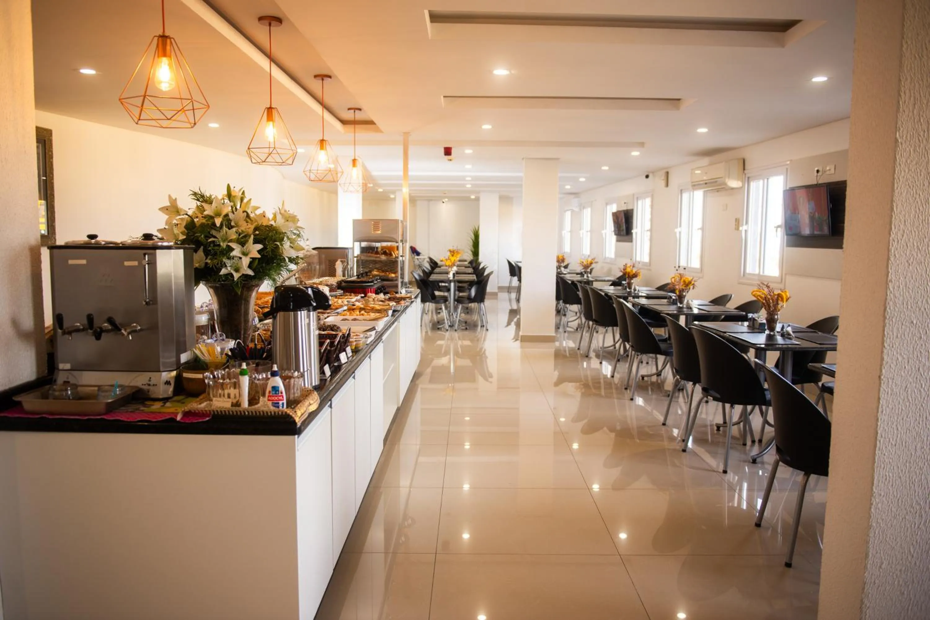 Restaurant/places to eat in San Lucas Hotel - 06km de Maringa