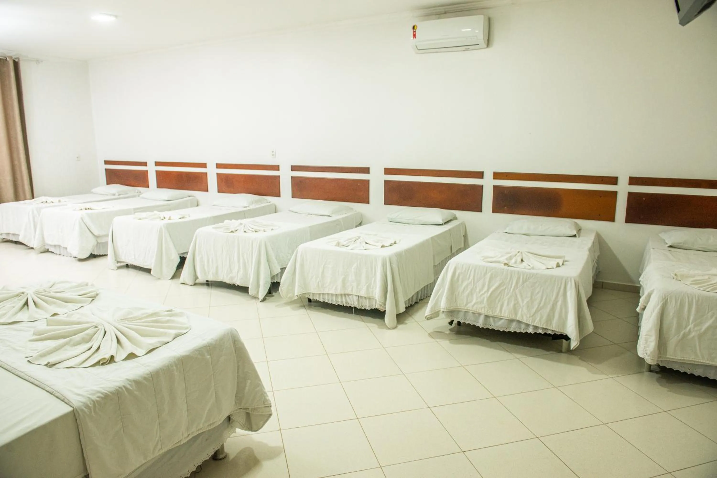 Bed in San Lucas Hotel - 06km de Maringa