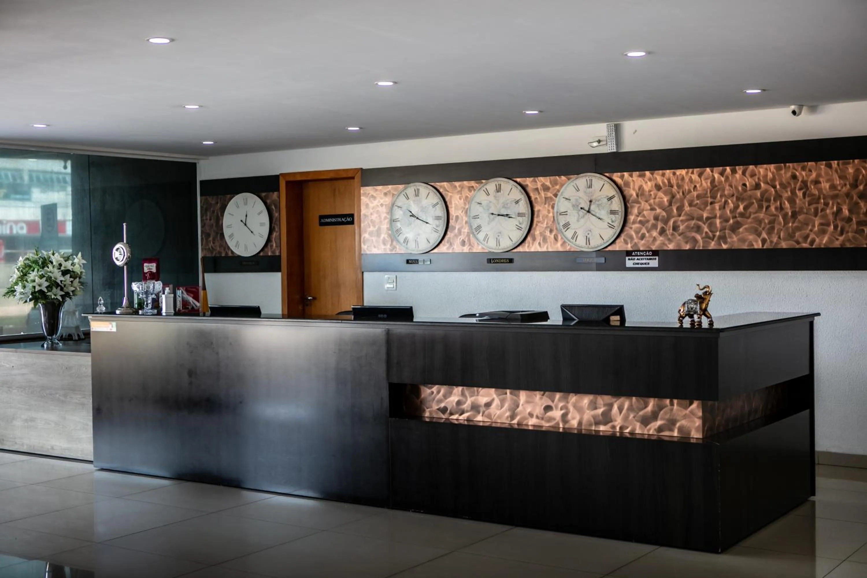 Lobby or reception in San Lucas Hotel - 06km de Maringa