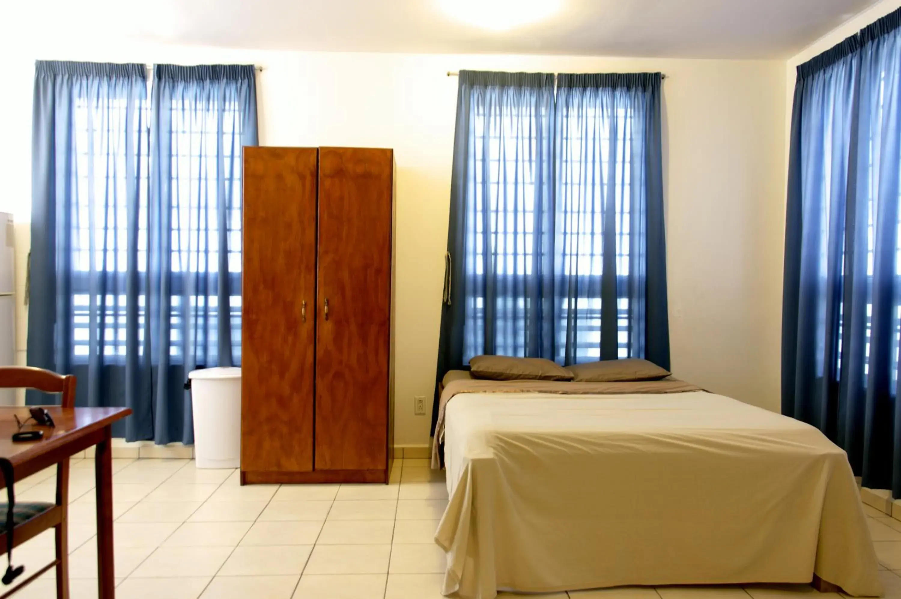 Studio in Orange Rembrandt Studio Apartments Studio in Orange Rembrandt Studio Apartments