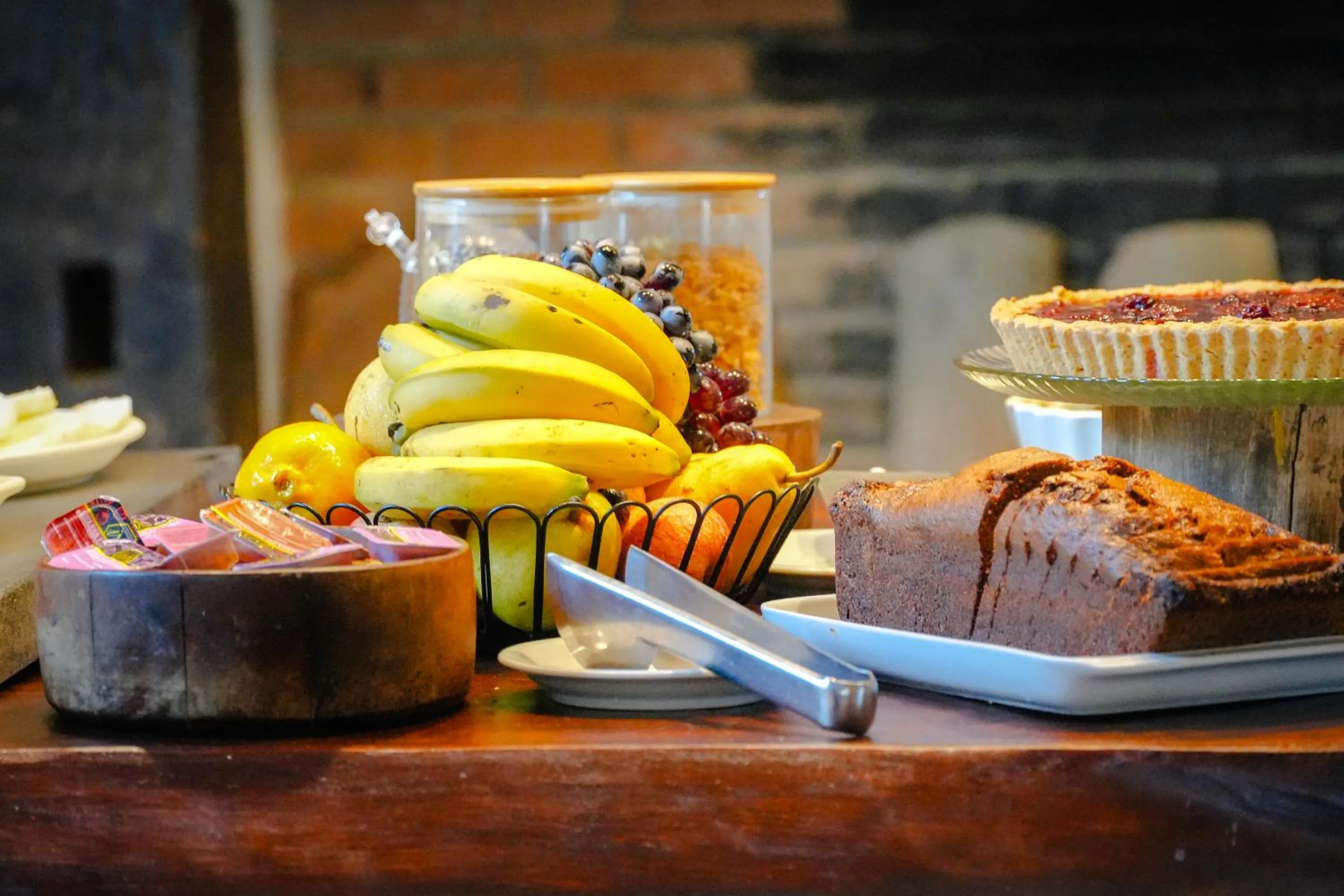 Breakfast in VELINN Pousada Bromelias