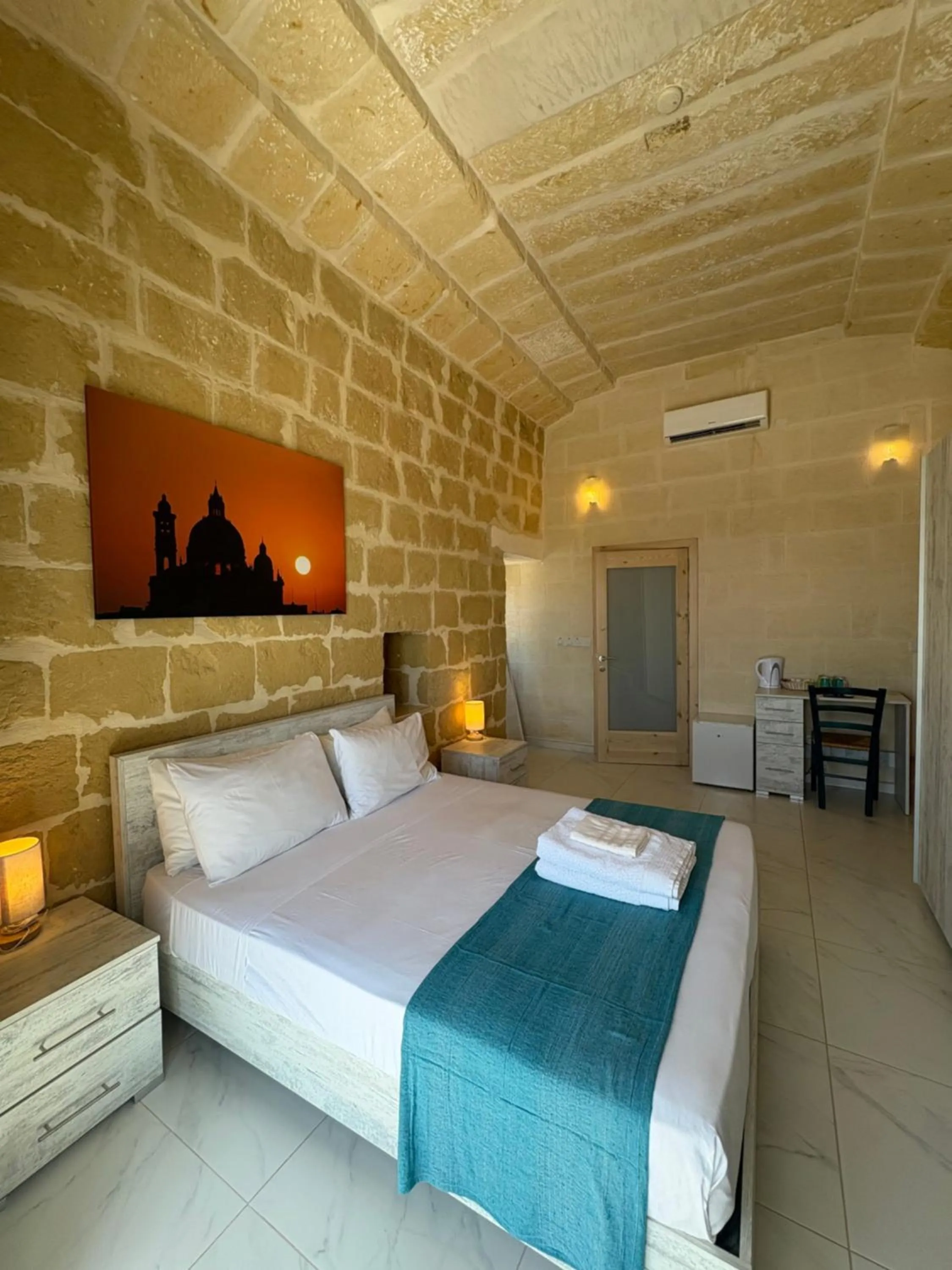 Bedroom, Bed in Fiftyfour West Boutique Living