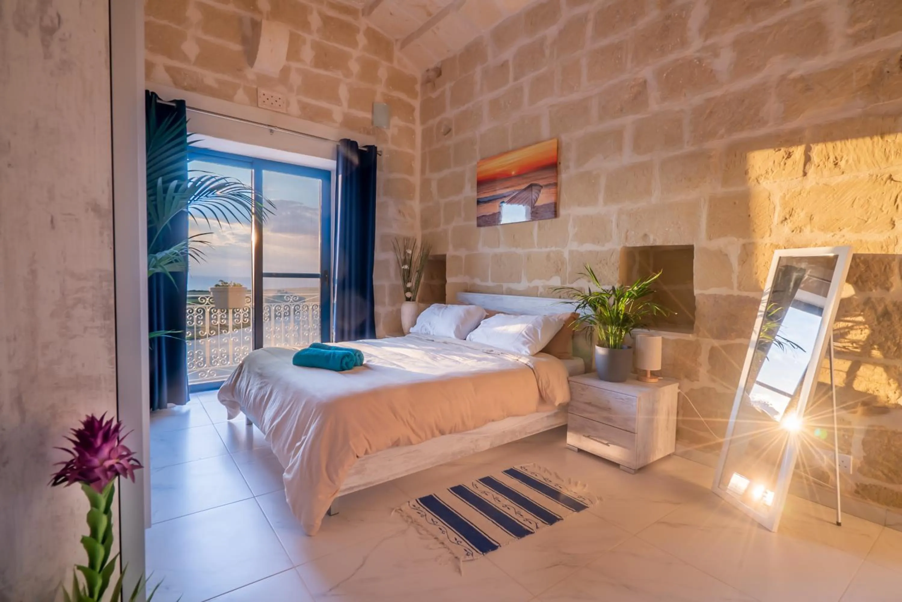 Balcony/Terrace, Bed in Fiftyfour West Boutique Living