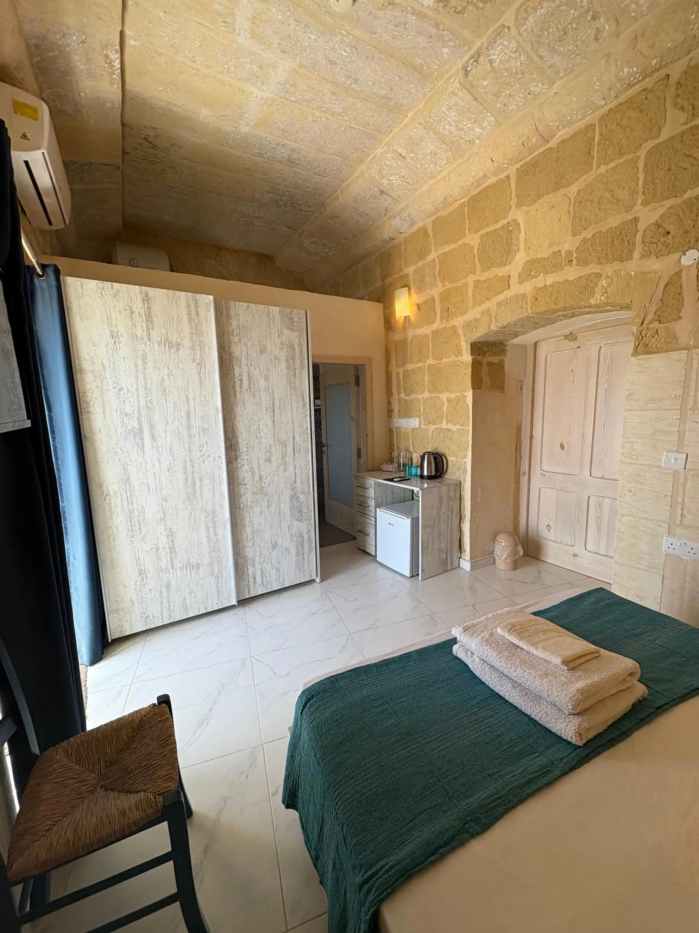 Bedroom, Bed in Fiftyfour West Boutique Living