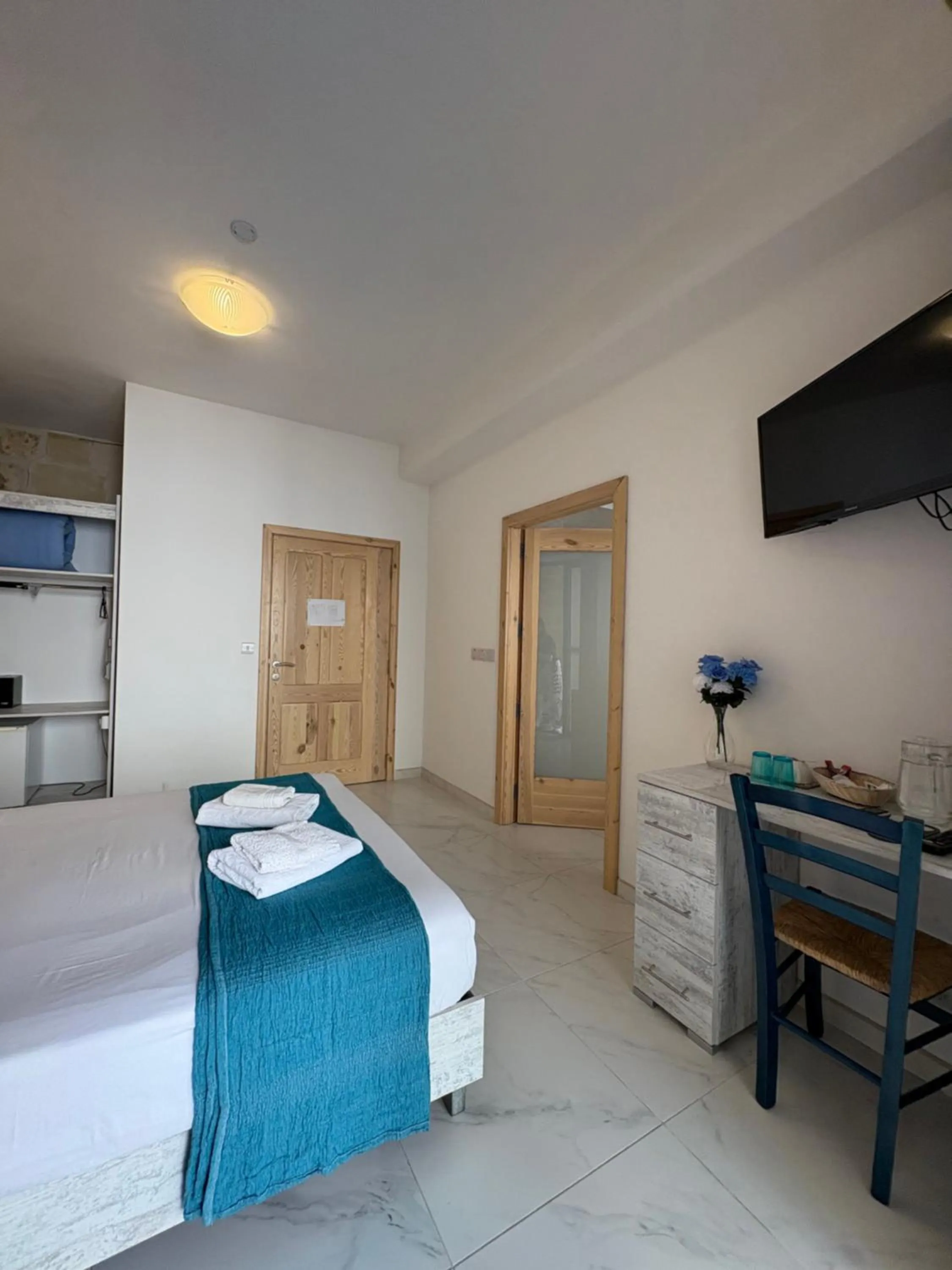 Bedroom, Bed in Fiftyfour West Boutique Living