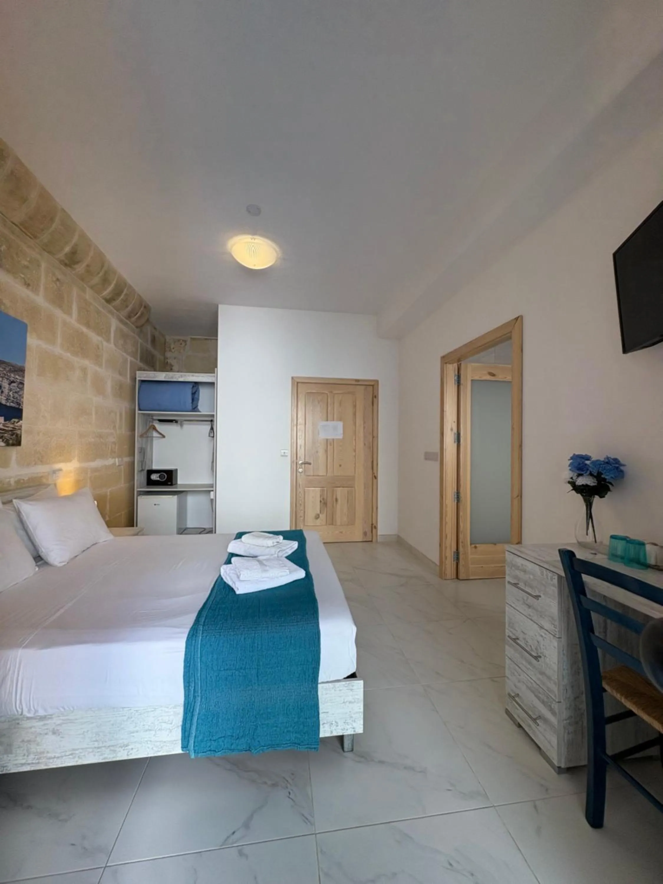 Bedroom, Bed in Fiftyfour West Boutique Living