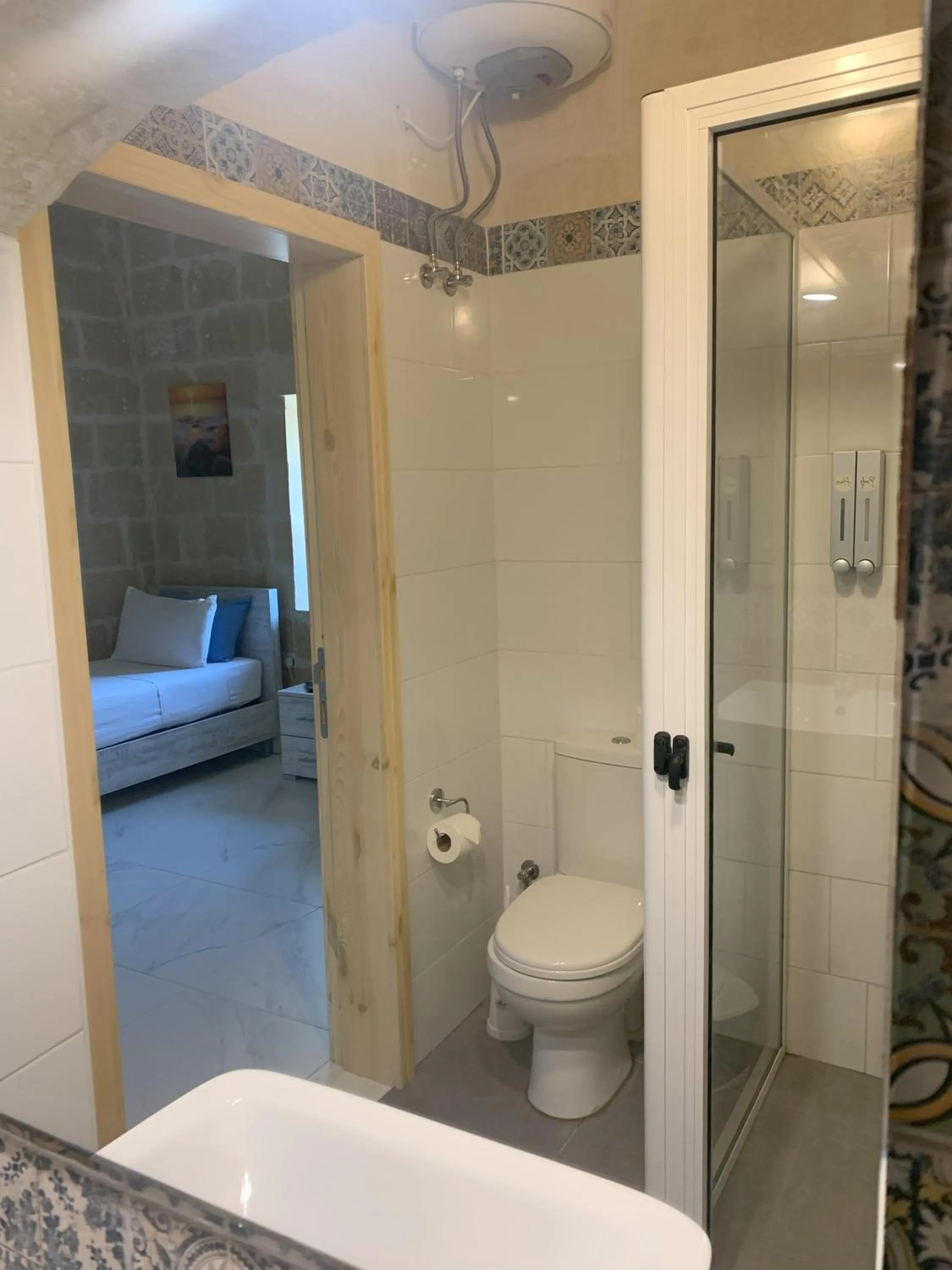 Bathroom, Bed in Fiftyfour West Boutique Living