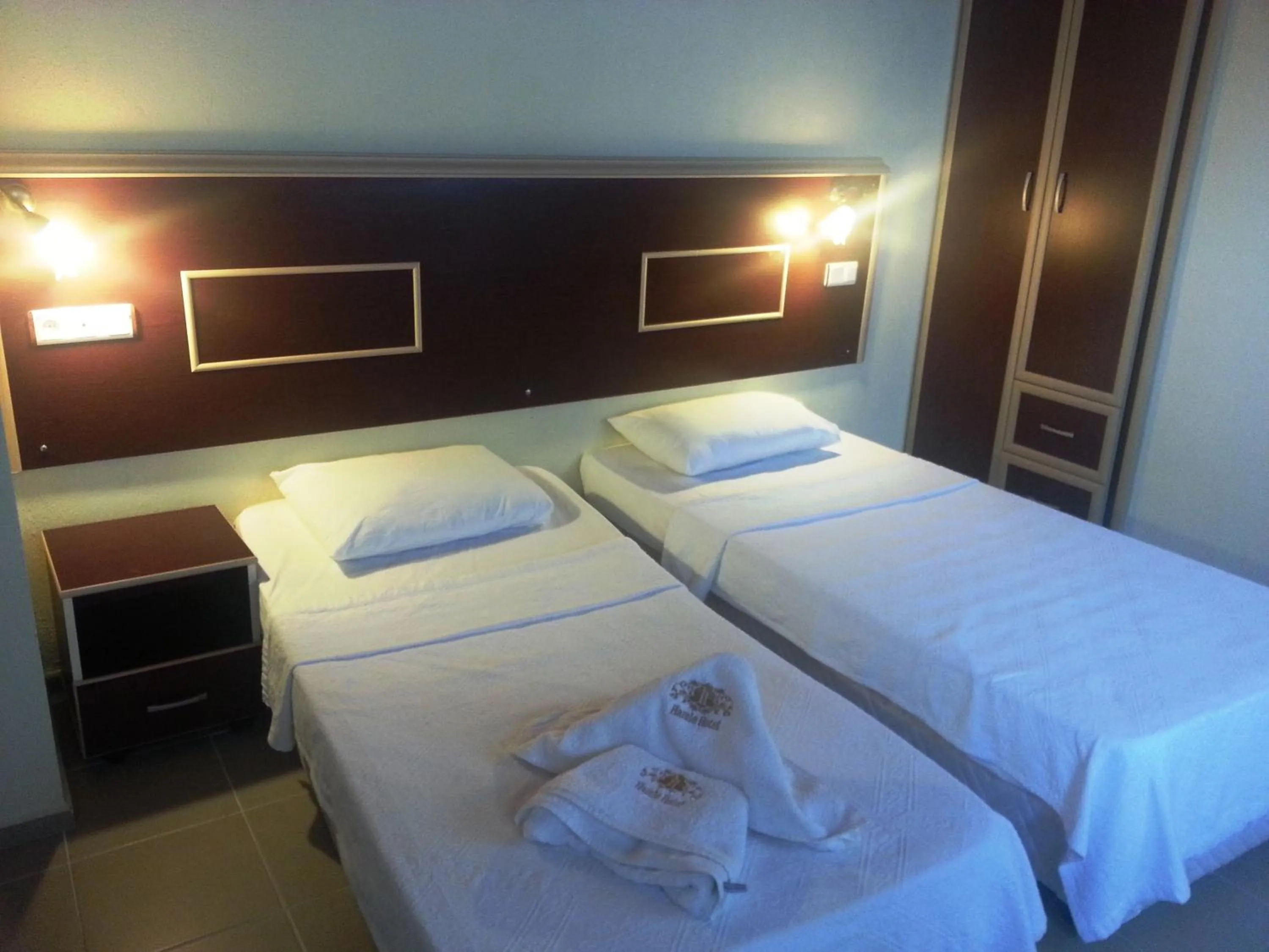 Photo of the whole room, Bed in Hamle Hotel
