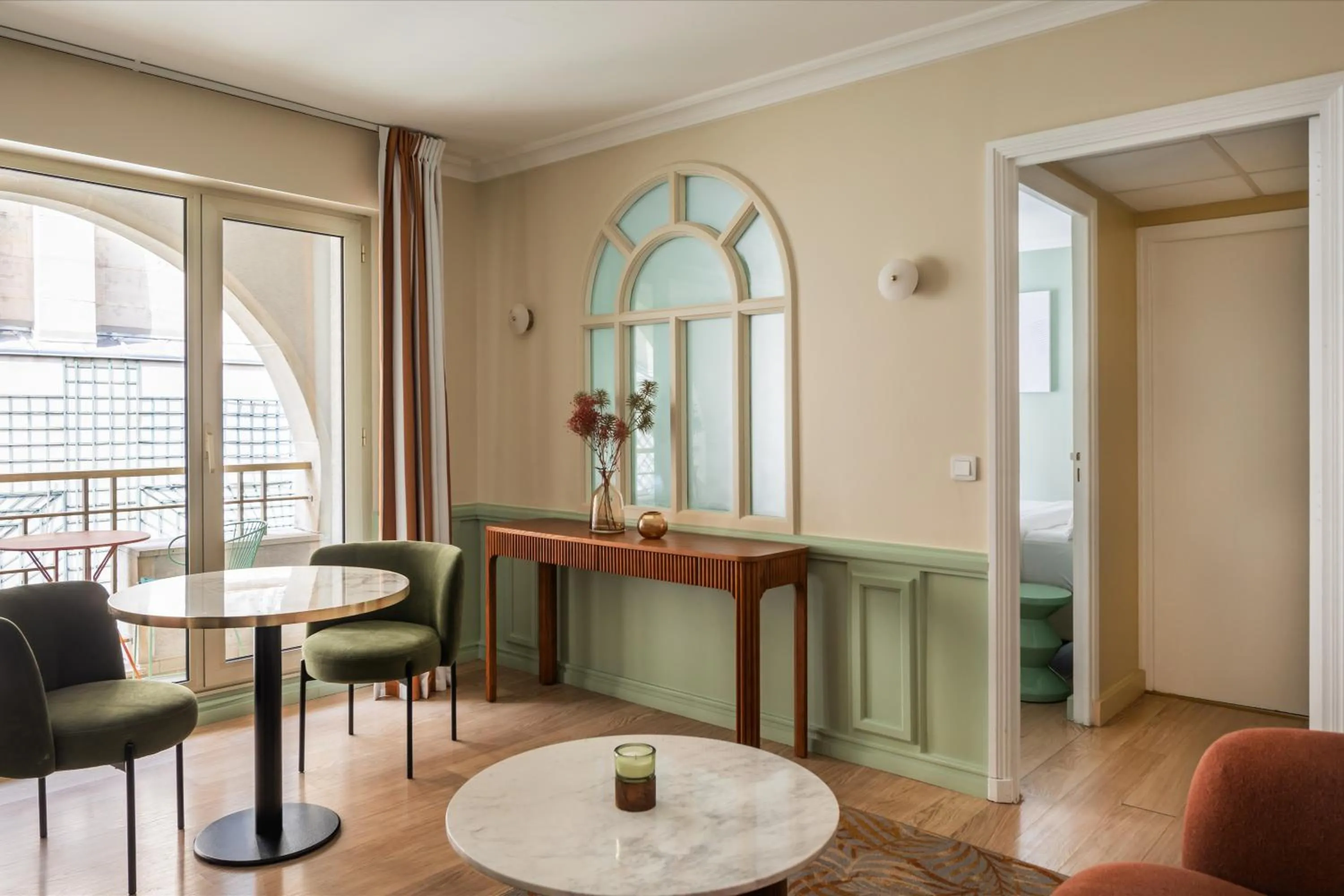 Balcony/Terrace in Royal Garden Champs-Élysées