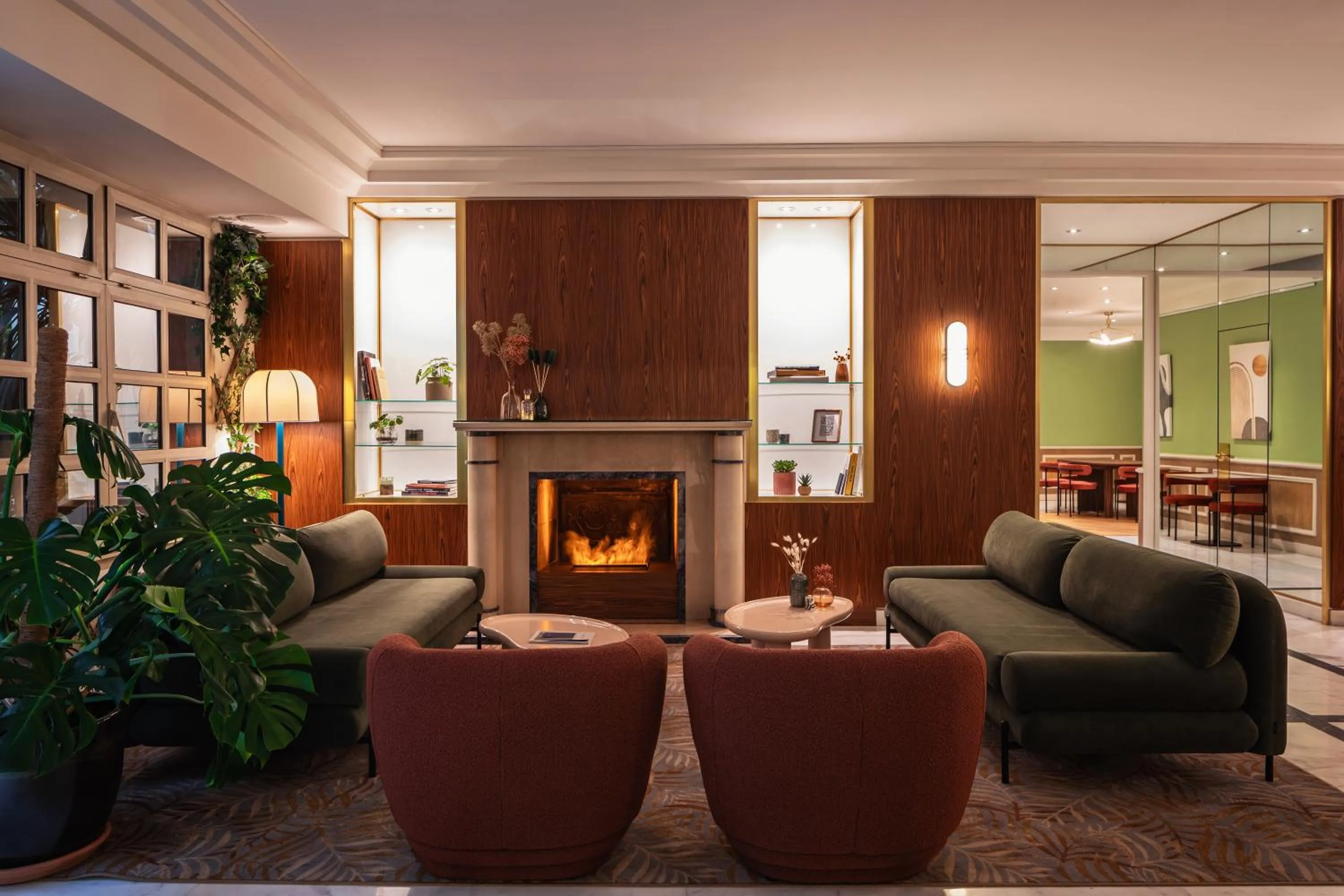 Living room in Royal Garden Champs-Élysées