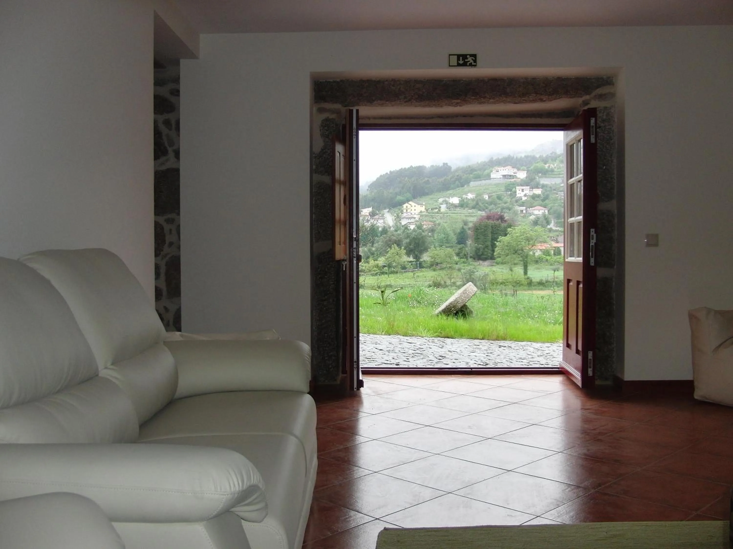 Communal lounge/ TV room in Quinta do Riacho