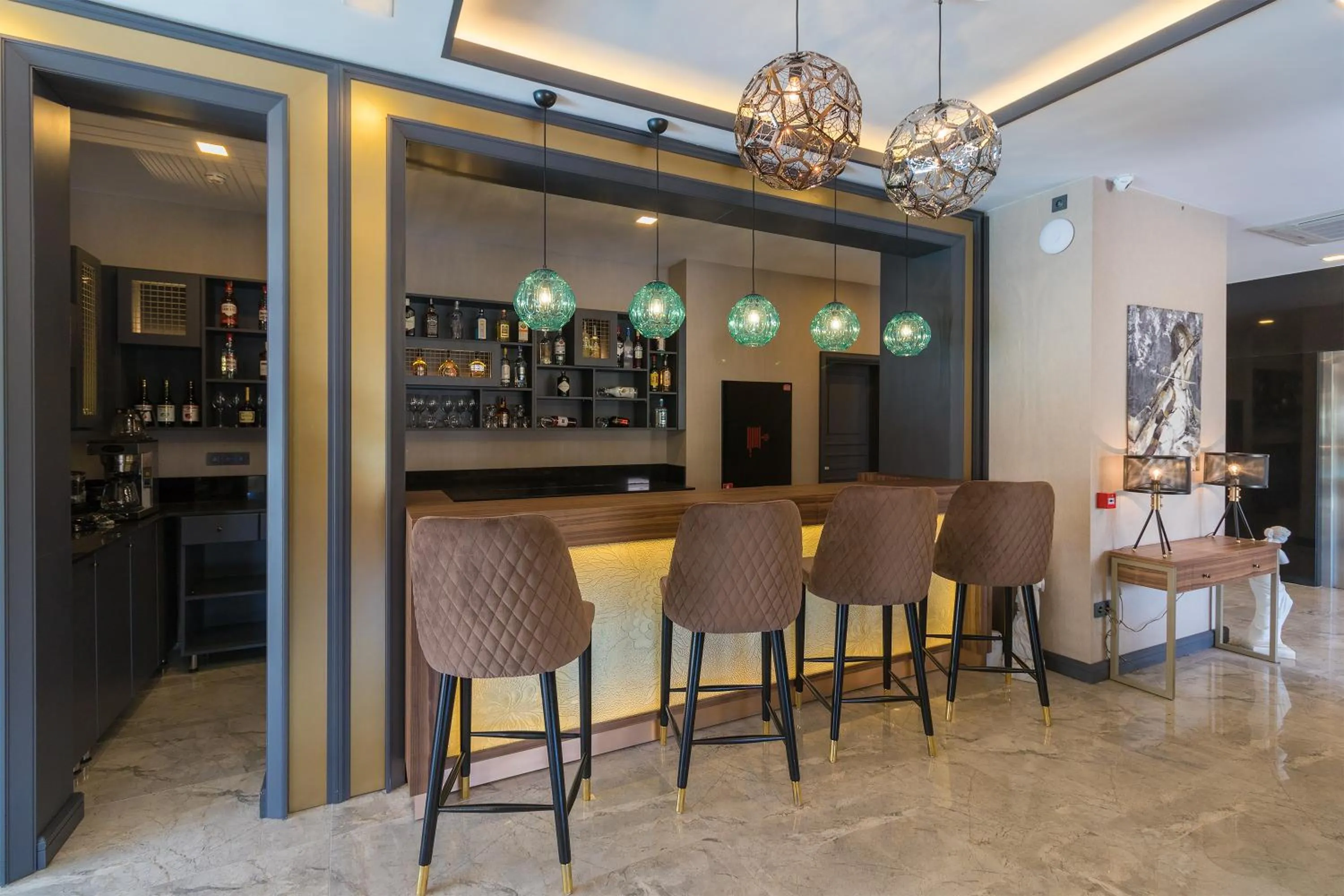 Lounge or bar in AMOSSİA Elite Boutique Hotel