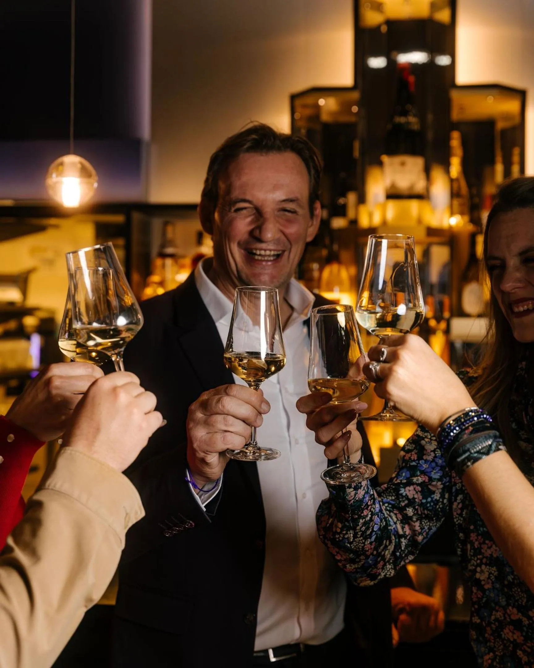 Lounge or bar in HANNONG Hotel & Wine Bar