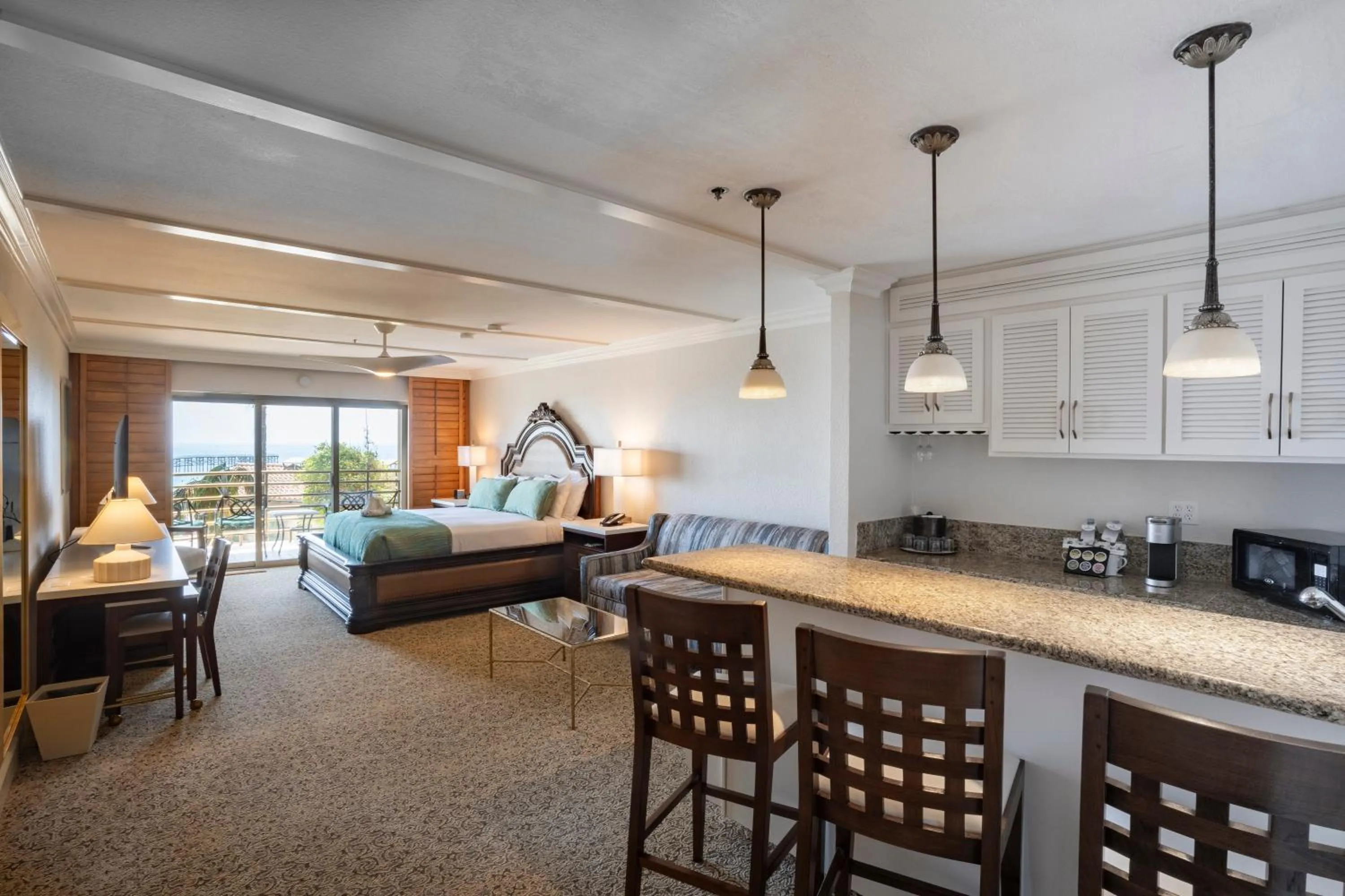 Pacific Terrace Hotel