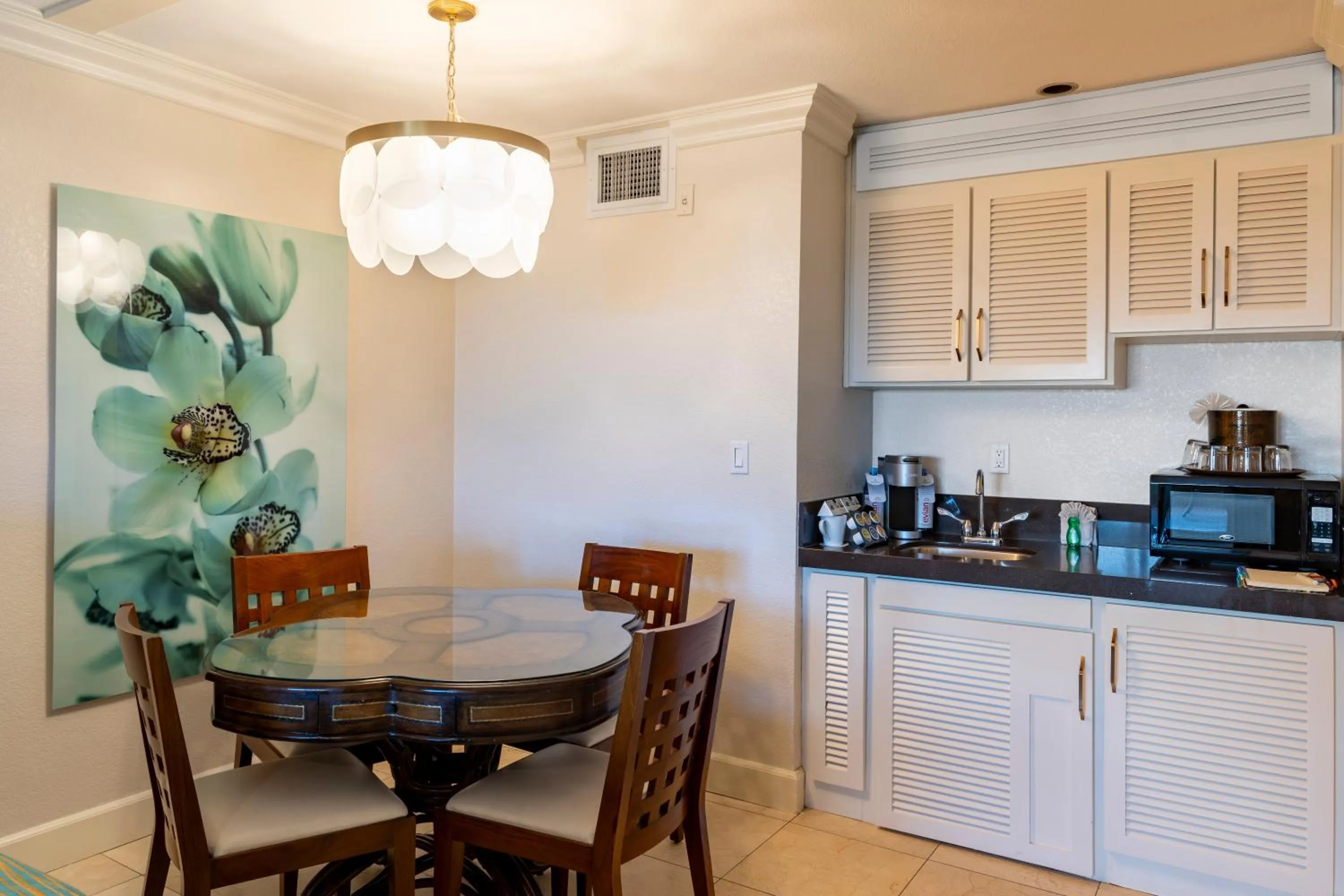 Pacific Terrace Hotel